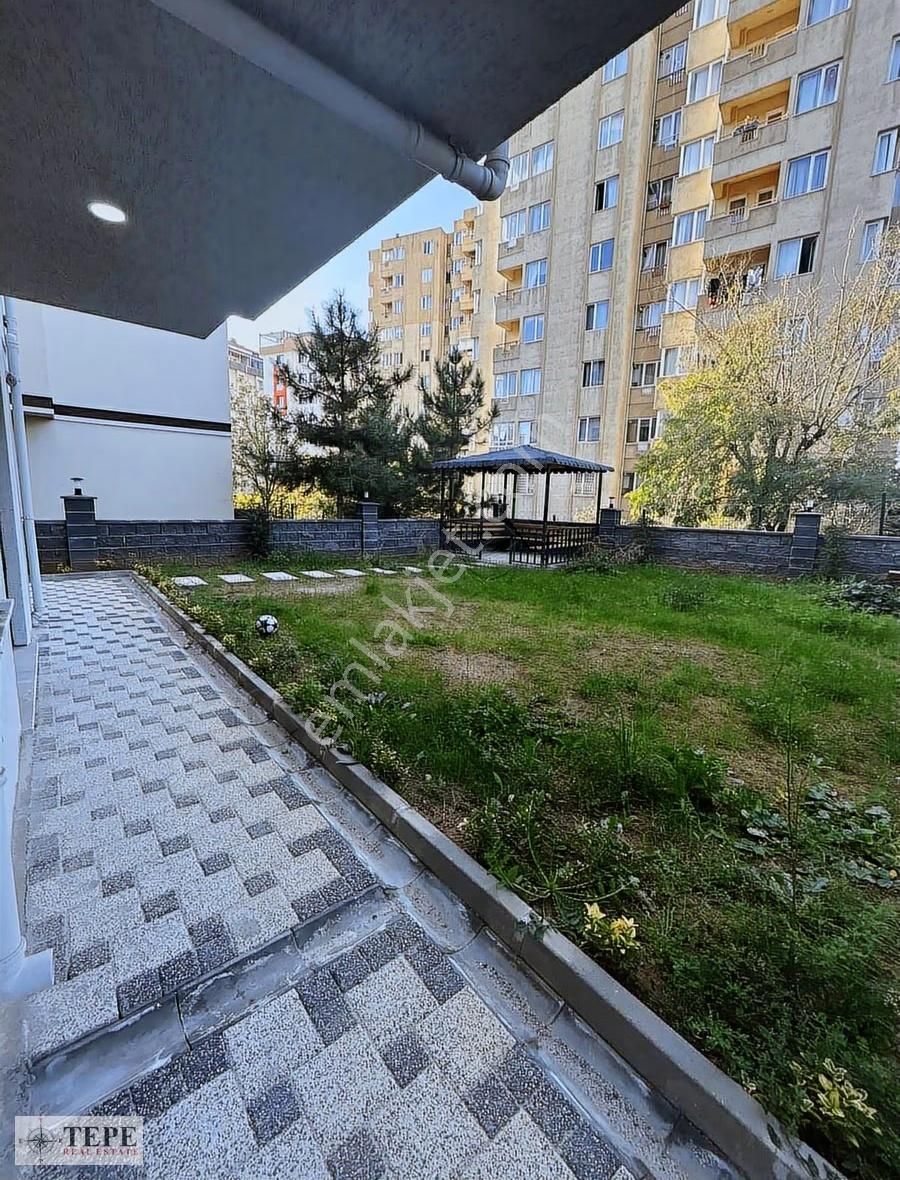 Maltepe Bağlarbşında 2+1 Şahane Bahçe Katı