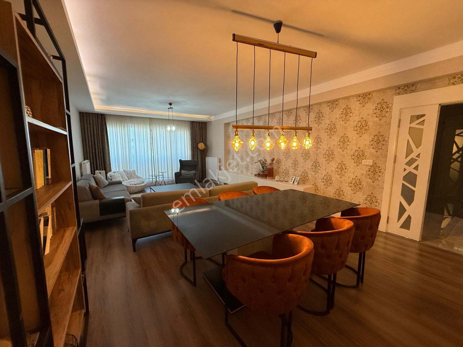 Batıkent Cumhuriyet Mah. Ultra Lüx Yapılı Full Donatılı Site İçi 4+1 Satılık Daire