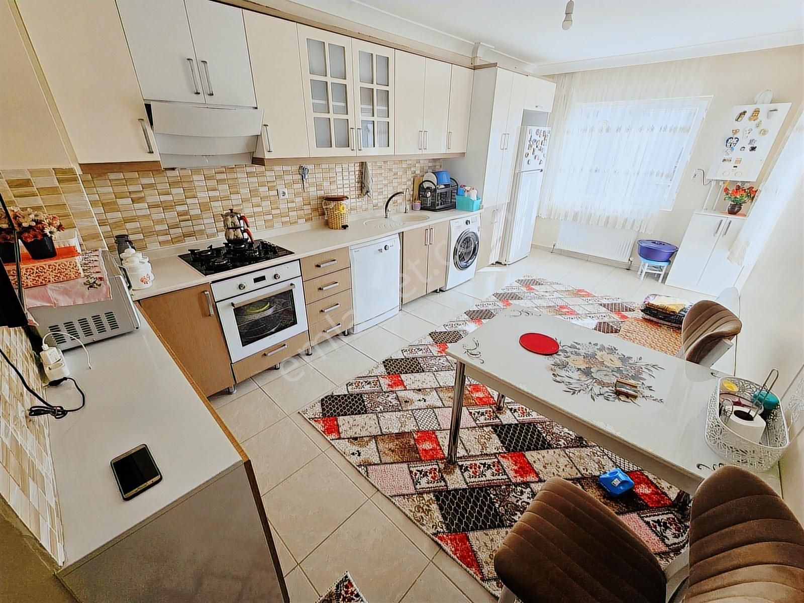 Htc Gayrimenkul'den Merkezde Genişlik Ve Konfor Bir Arada 3+1 !!