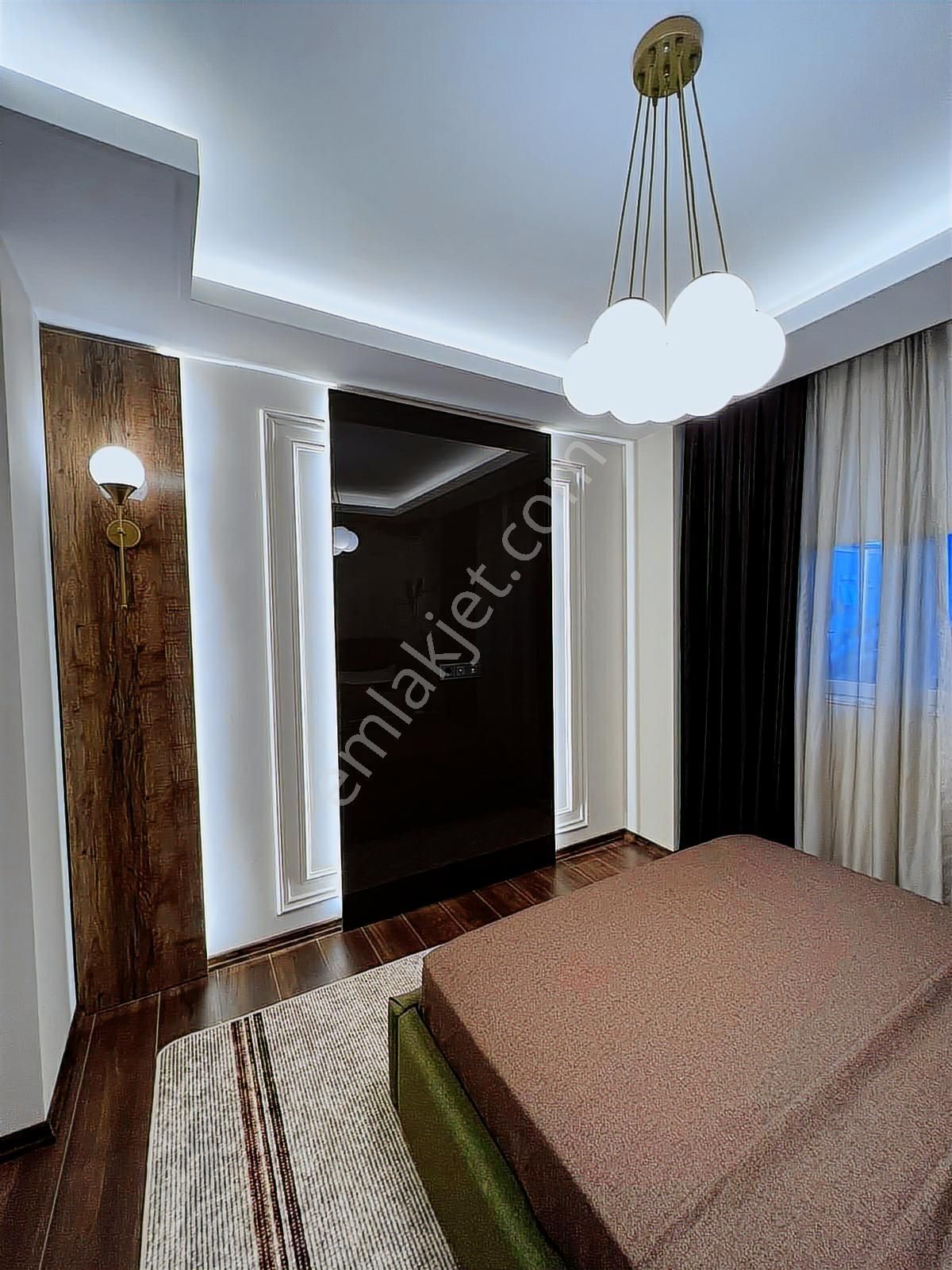 Kleopatra Plajına Bir Kaç Adım Özel Dizayn Mobilyalı Sıfır Daire - Görsel 15