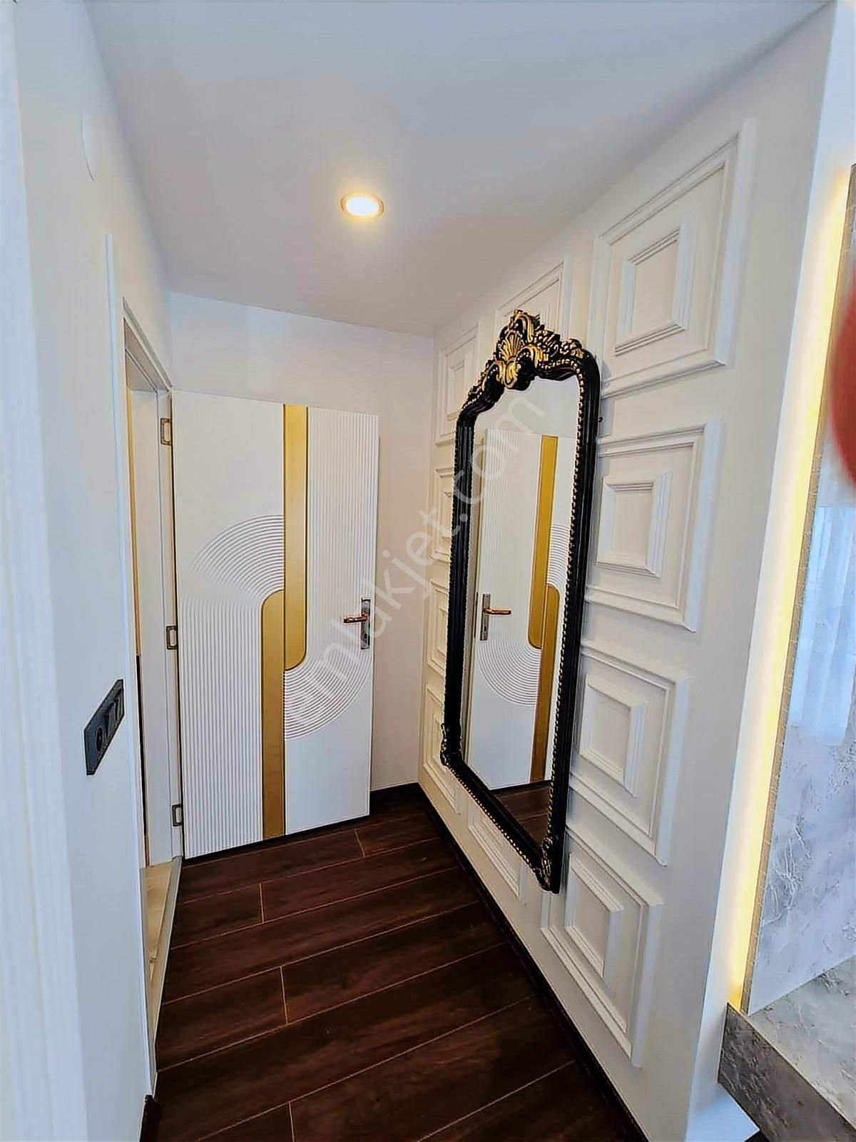 Kleopatra Plajına Bir Kaç Adım Özel Dizayn Mobilyalı Sıfır Daire - Görsel 23