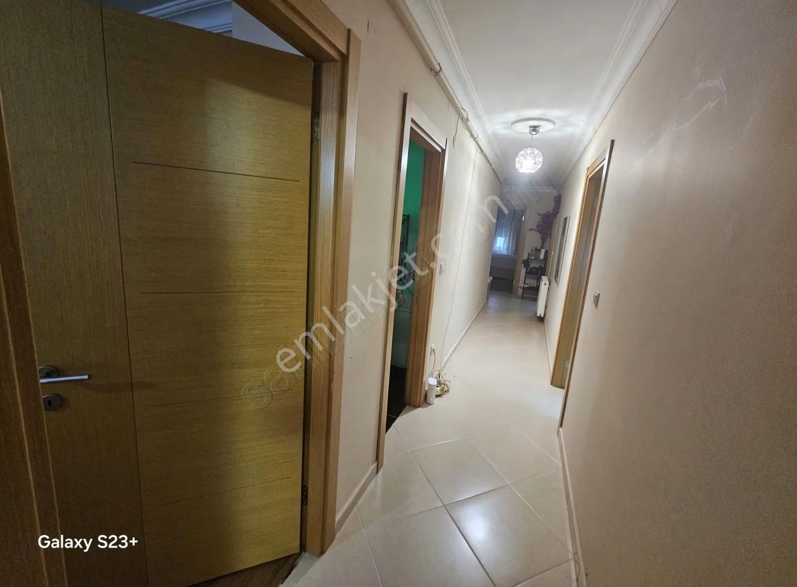 Üsküdar Merkezde 3+1 Genç Bina 145m2 Balkonlu 2 Wcli Ferah Daire - Görsel 30