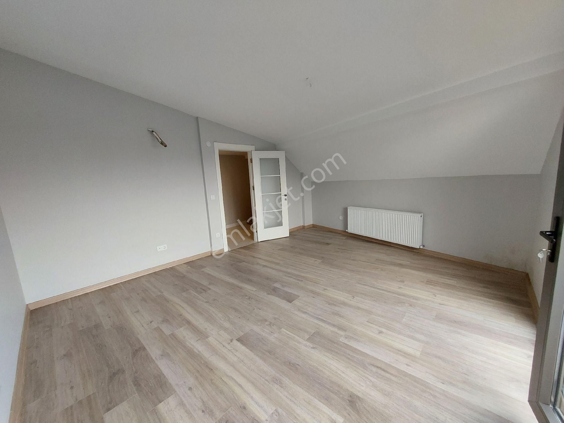 Adalar Ve E5 Manzaralı 3+1 Dubleks Harika Konum Ve Birinci Sınıf İşçilik - Görsel 21