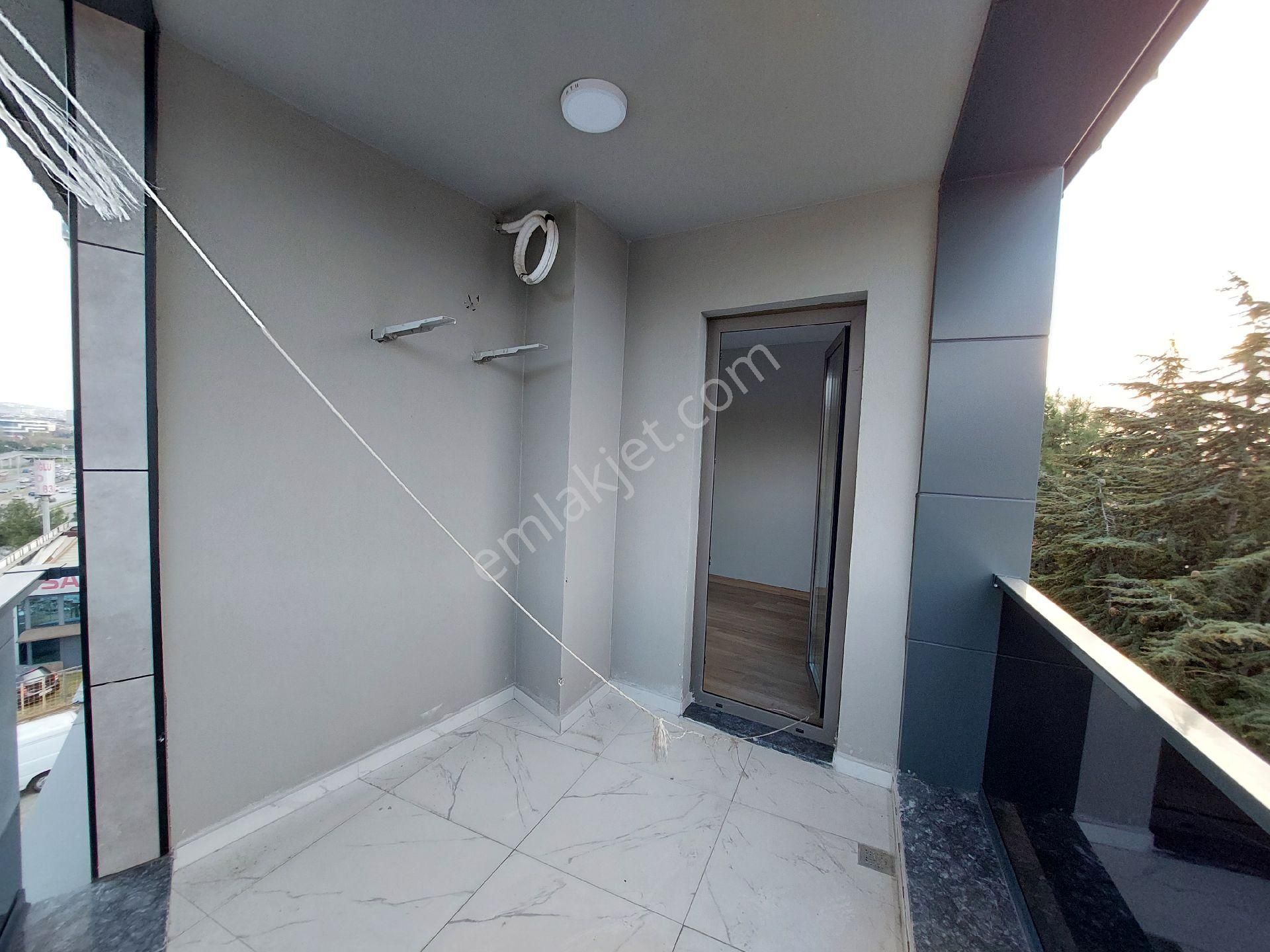 Adalar Ve E5 Manzaralı 3+1 Dubleks Harika Konum Ve Birinci Sınıf İşçilik - Görsel 18