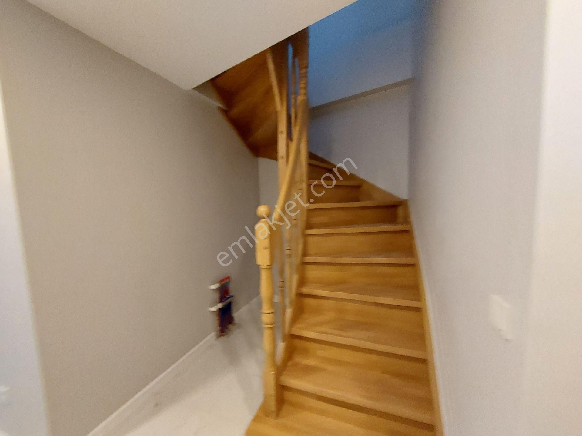 Adalar Ve E5 Manzaralı 3+1 Dubleks Harika Konum Ve Birinci Sınıf İşçilik - Görsel 10