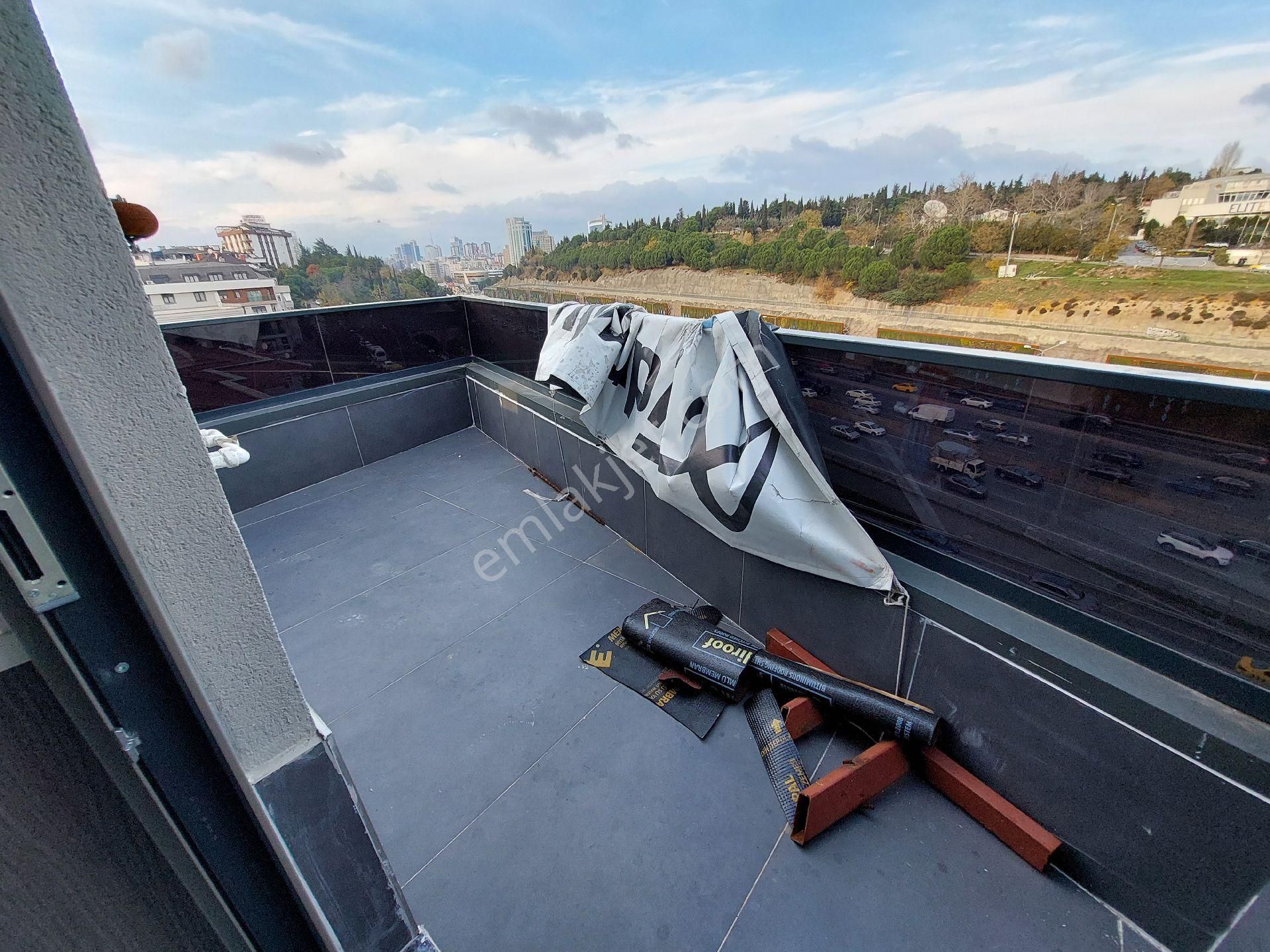 Adalar Ve E5 Manzaralı 3+1 Dubleks Harika Konum Ve Birinci Sınıf İşçilik - Görsel 32