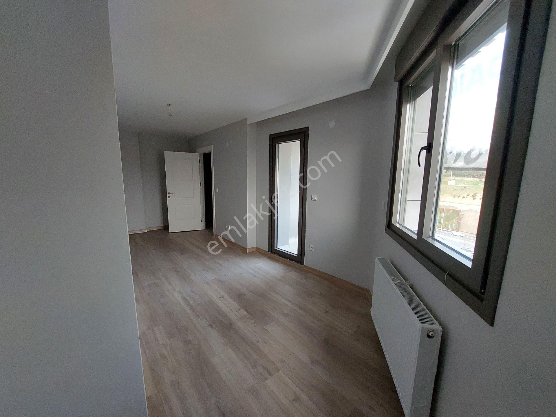 Adalar Ve E5 Manzaralı 3+1 Dubleks Harika Konum Ve Birinci Sınıf İşçilik - Görsel 6