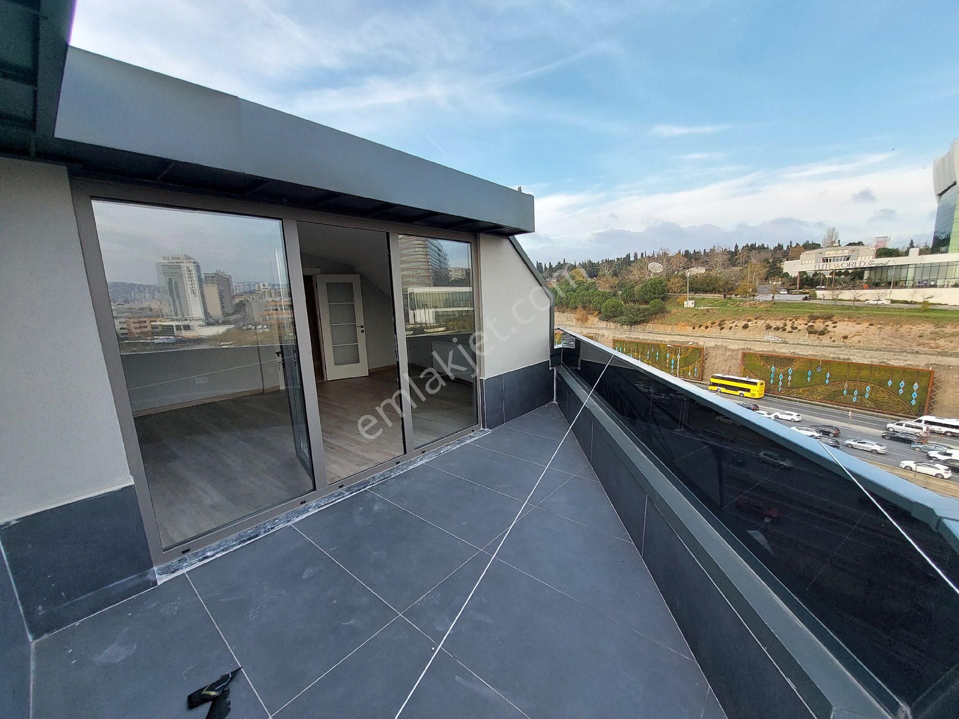 Adalar Ve E5 Manzaralı 3+1 Dubleks Harika Konum Ve Birinci Sınıf İşçilik - Görsel 24