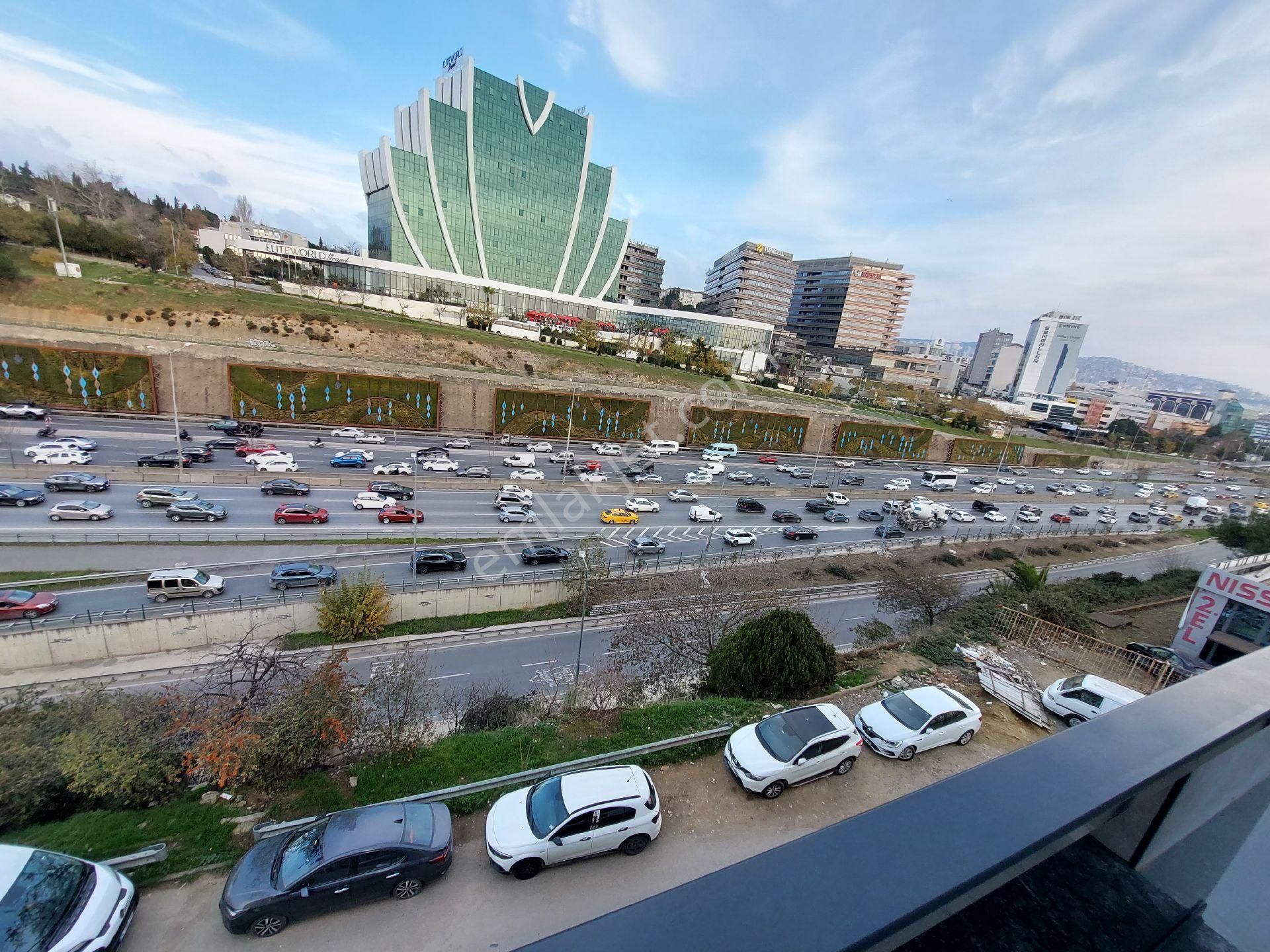 Adalar Ve E5 Manzaralı 3+1 Dubleks Harika Konum Ve Birinci Sınıf İşçilik - Görsel 19