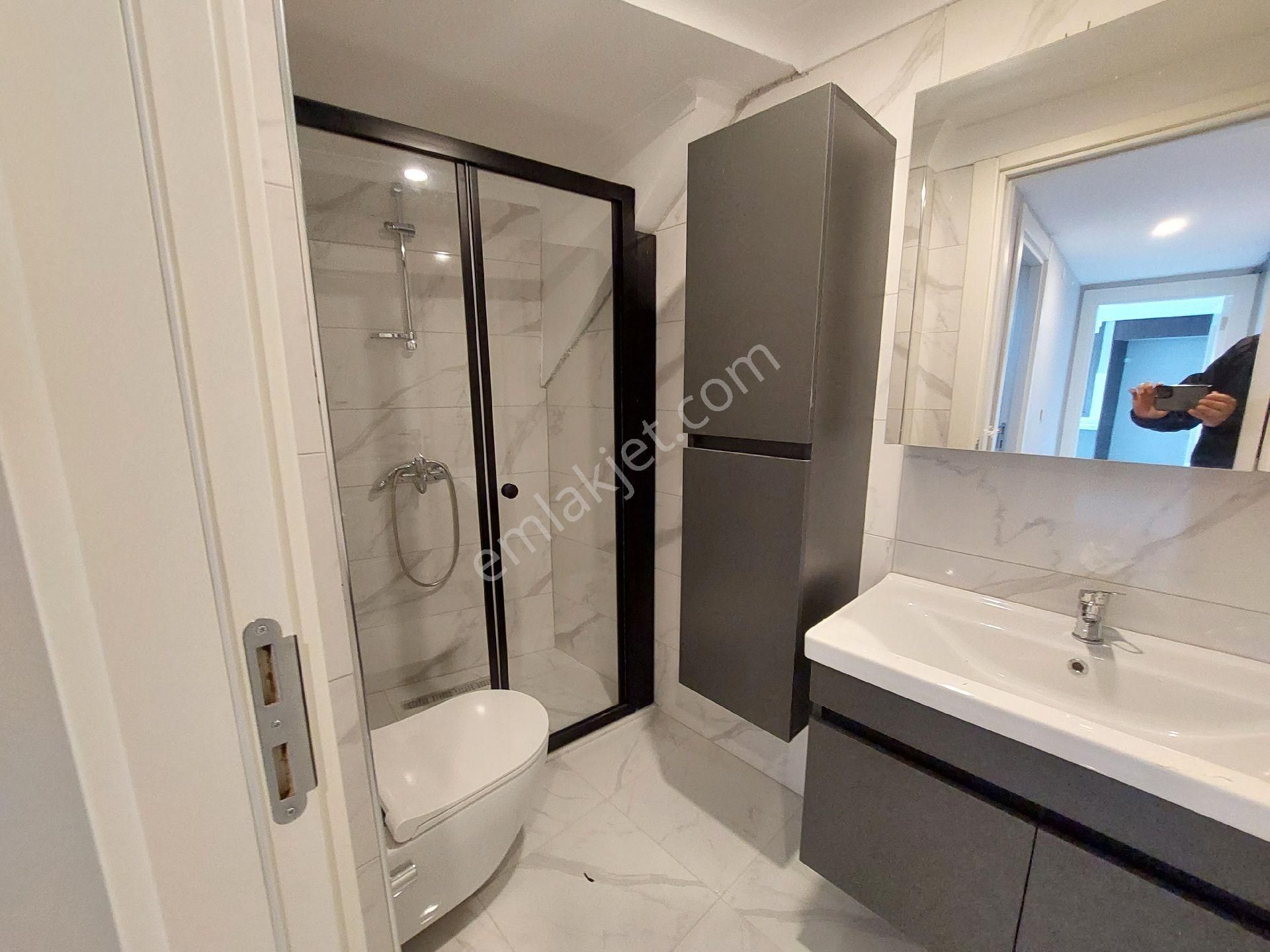 Adalar Ve E5 Manzaralı 3+1 Dubleks Harika Konum Ve Birinci Sınıf İşçilik - Görsel 26