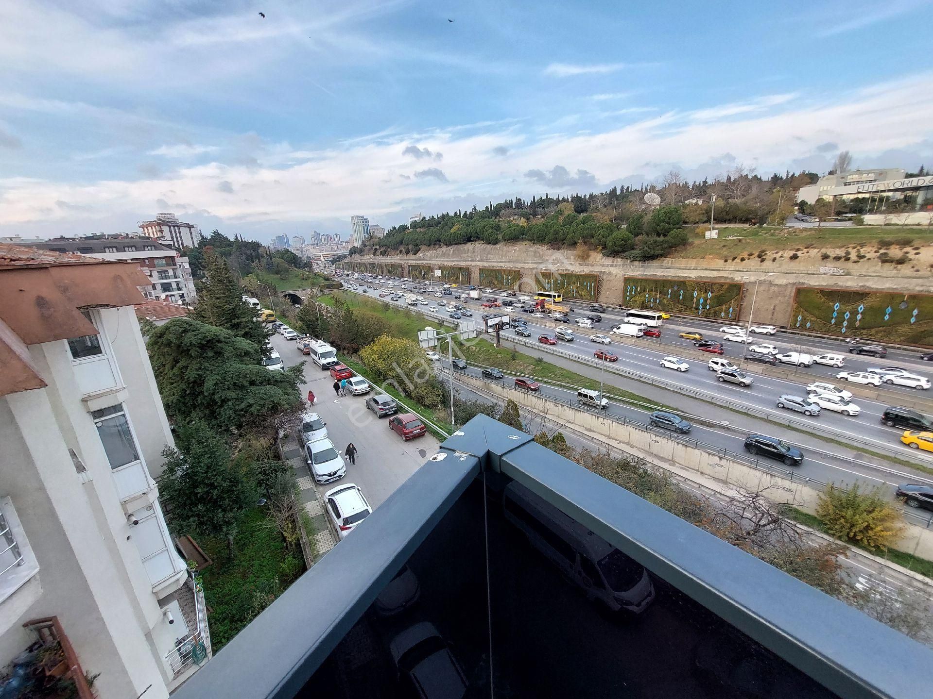 Adalar Ve E5 Manzaralı 3+1 Dubleks Harika Konum Ve Birinci Sınıf İşçilik - Görsel 17