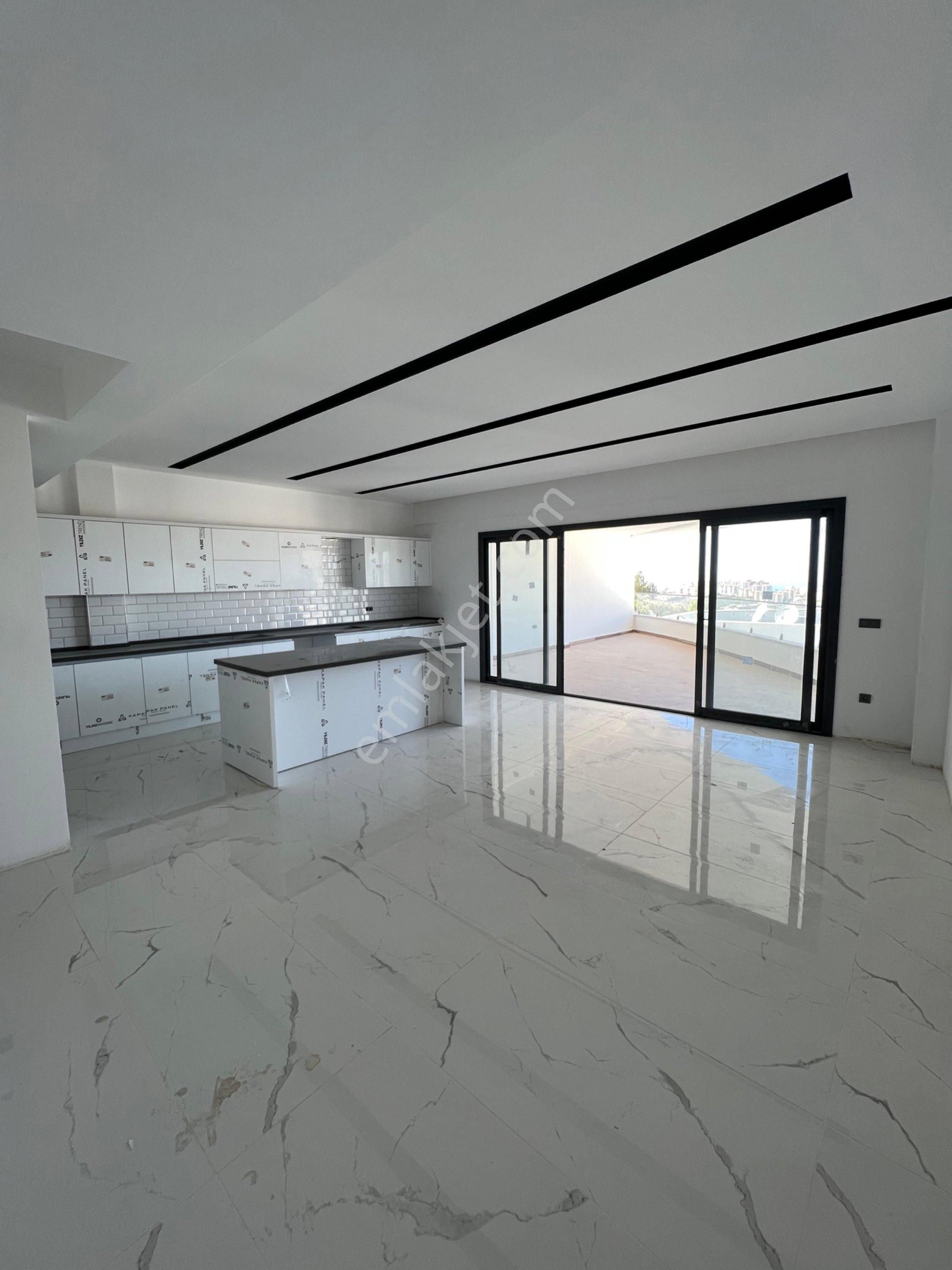 Kuşadasında 3+1 Deniz Manzaralı Geniş Kullanımlı Havuzlu Site İçerisinde Lüks Daire - Görsel 15