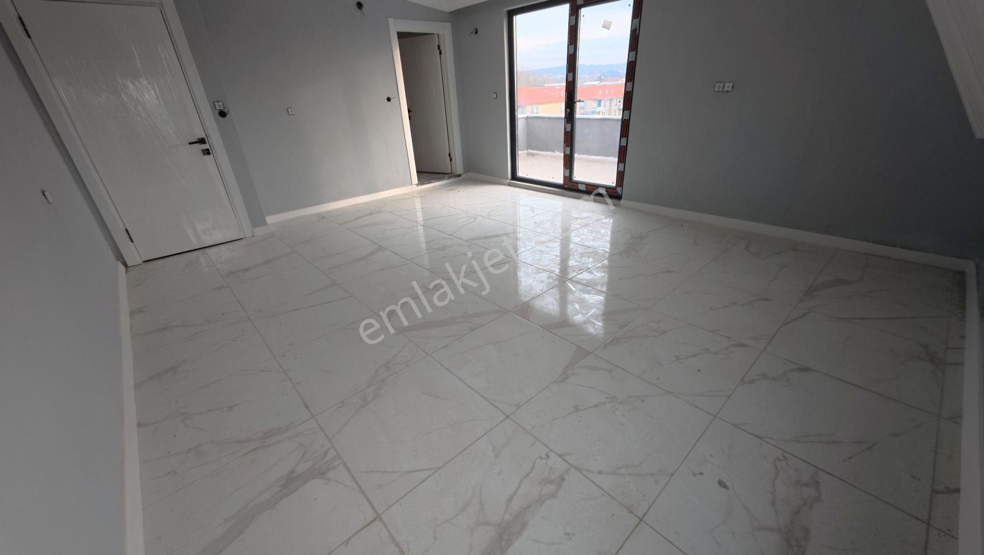 Kocaali'de Görenlerin Beğendiği Satılık 3+1 Villa - Görsel 22