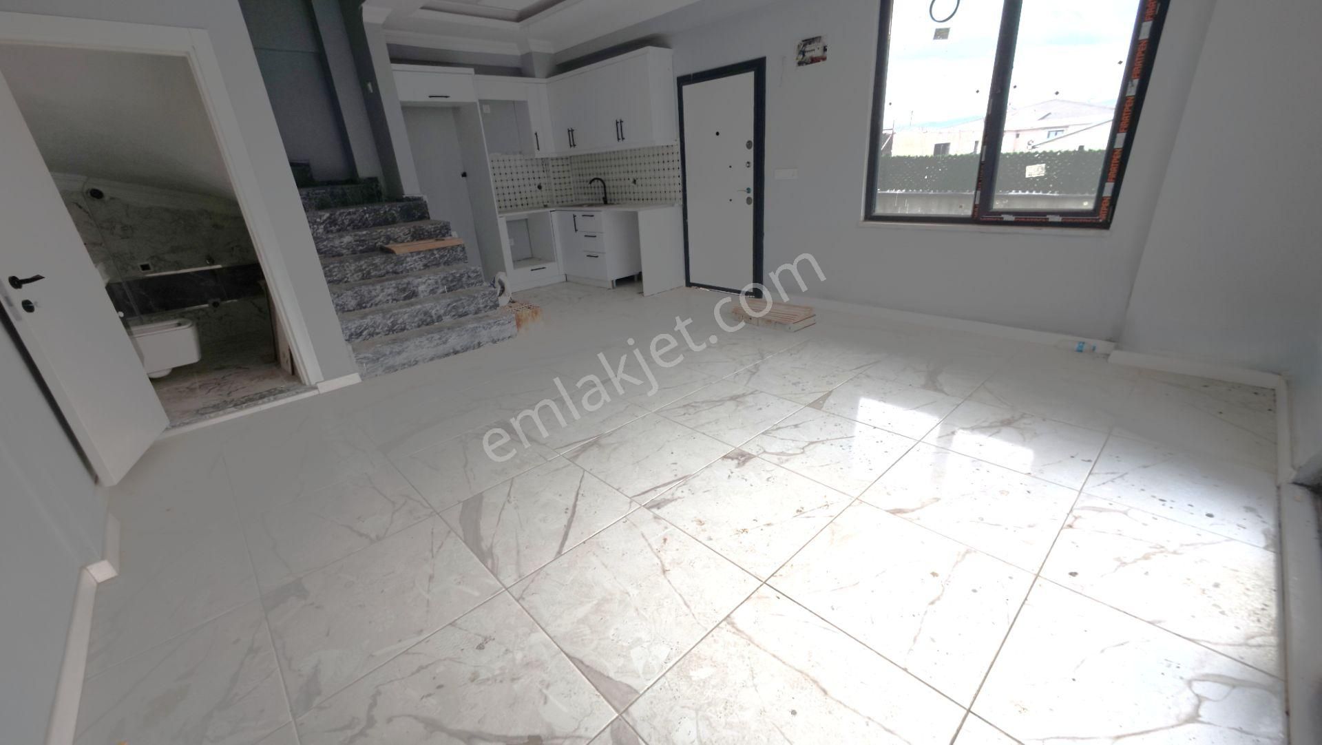 Kocaali'de Görenlerin Beğendiği Satılık 3+1 Villa - Görsel 11