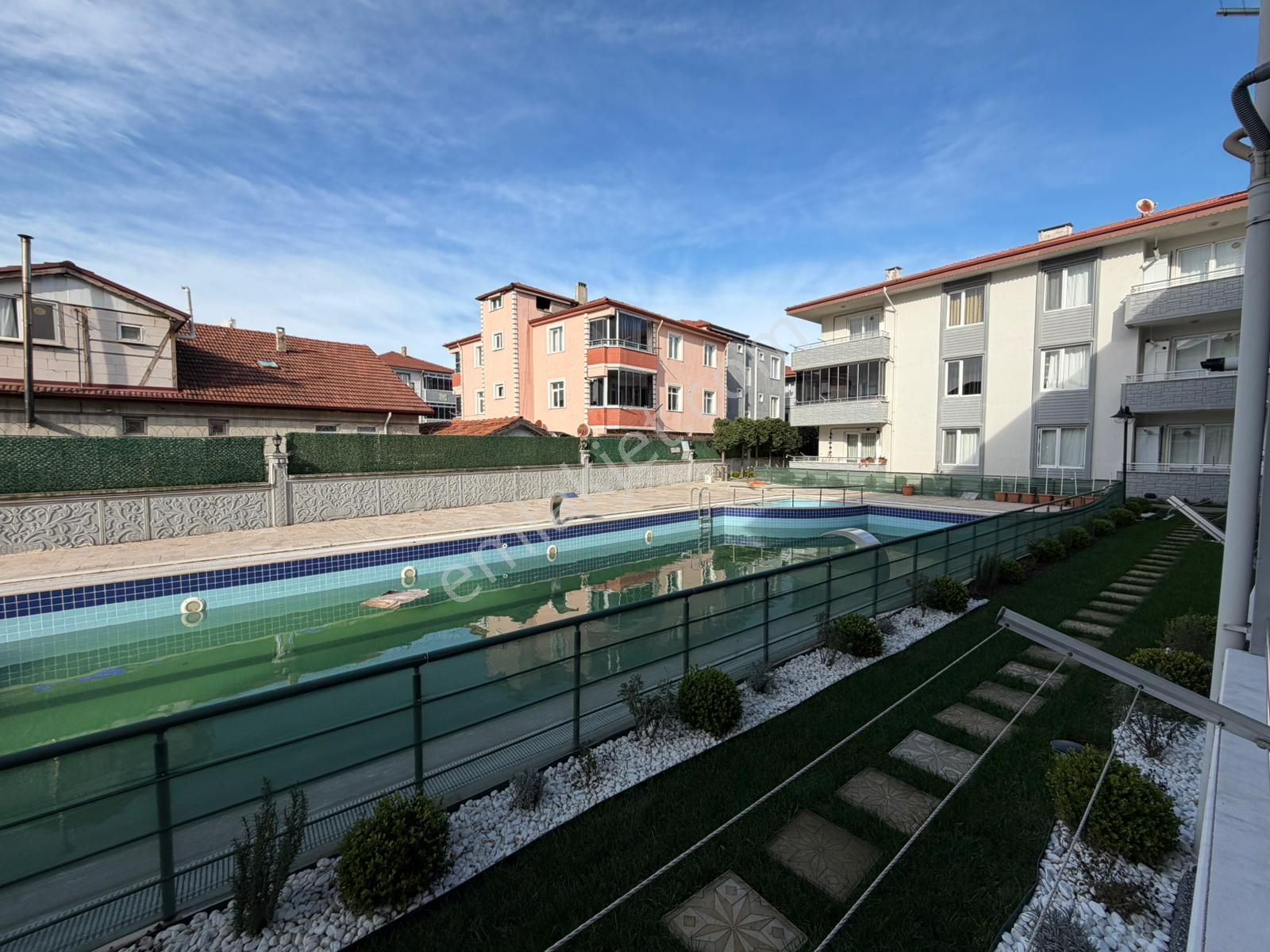 Karasu Sahilde Havuzlu Sitede Ful Eşyalı 1+1 Satılık Daire - Görsel 21