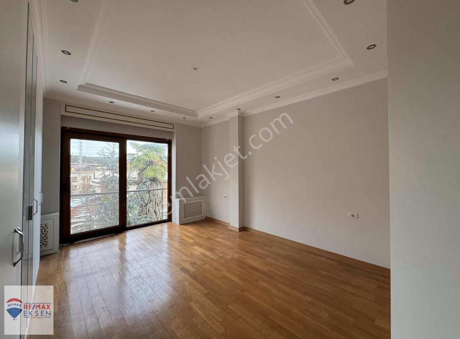 Çekmeköy'de Doğanın Kalbinde Geniş 5+2 Kiralık Villa - Görsel 32