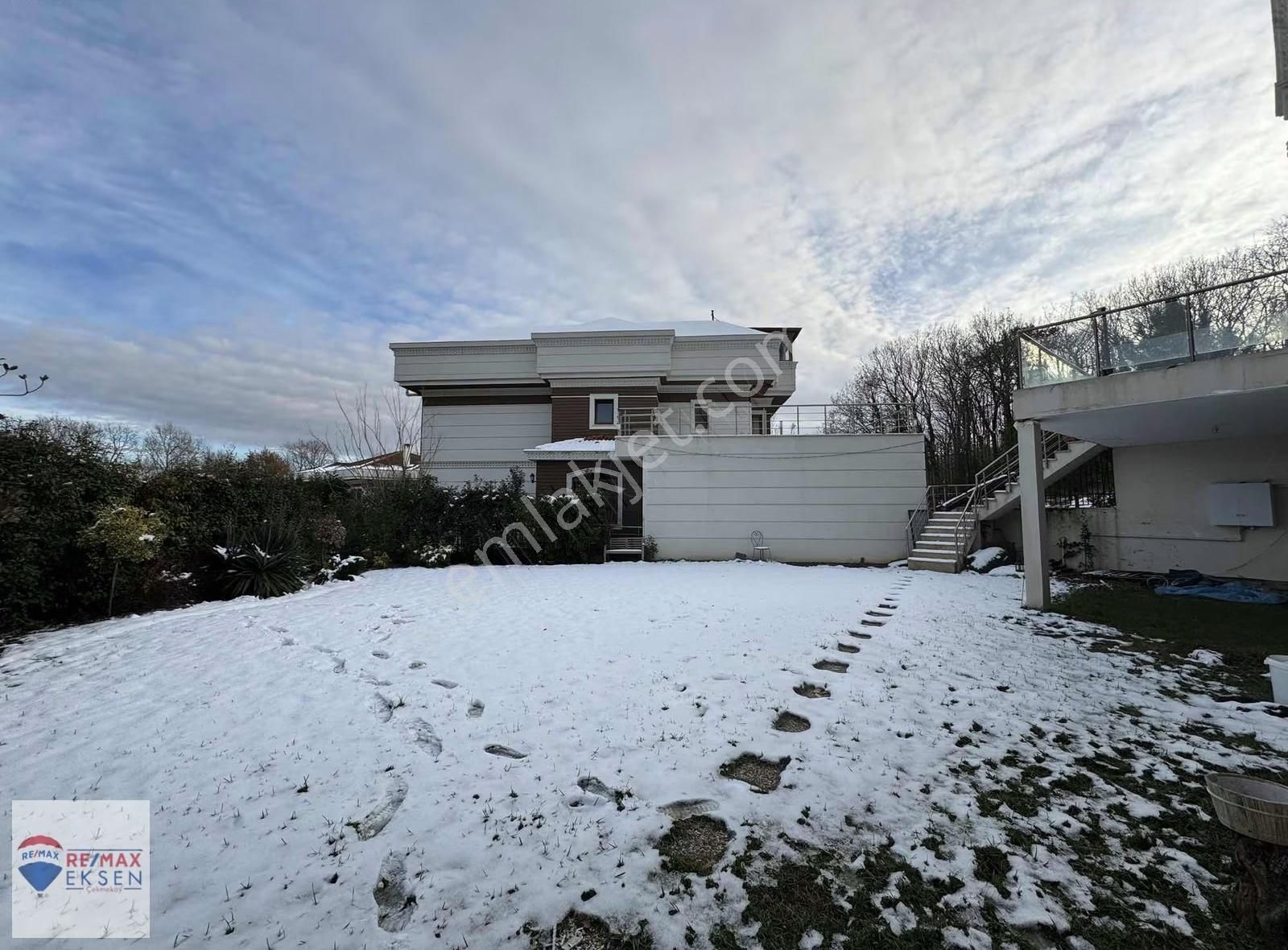 Çekmeköy'de Doğanın Kalbinde Geniş 5+2 Kiralık Villa - Görsel 34