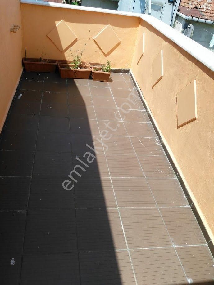 Çatı Katı-geniş (80m2) 1+1.5. Sahibinden-boyalı-aile Apartmanı - Görsel 16