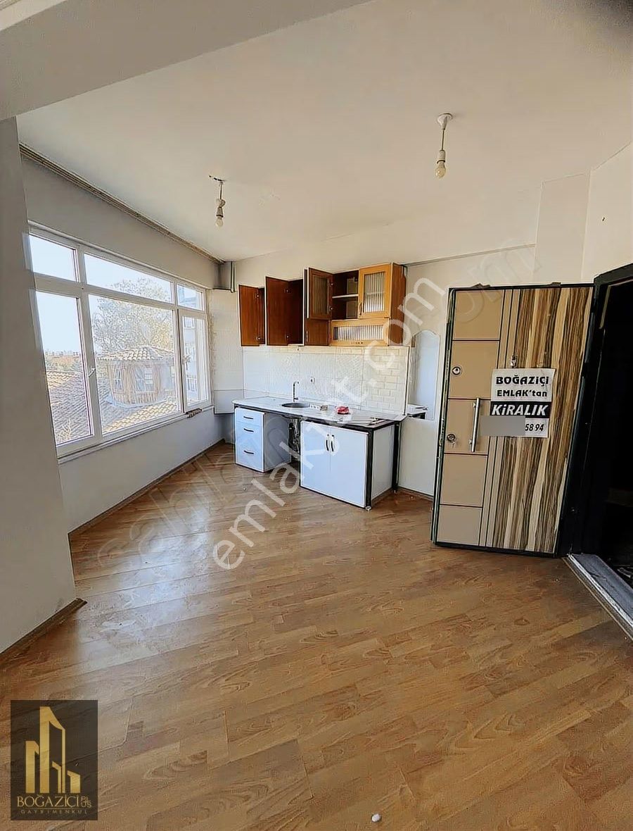 Hoca Süleyman Mahallesi Cadde Kenarında Kiralık Ofis