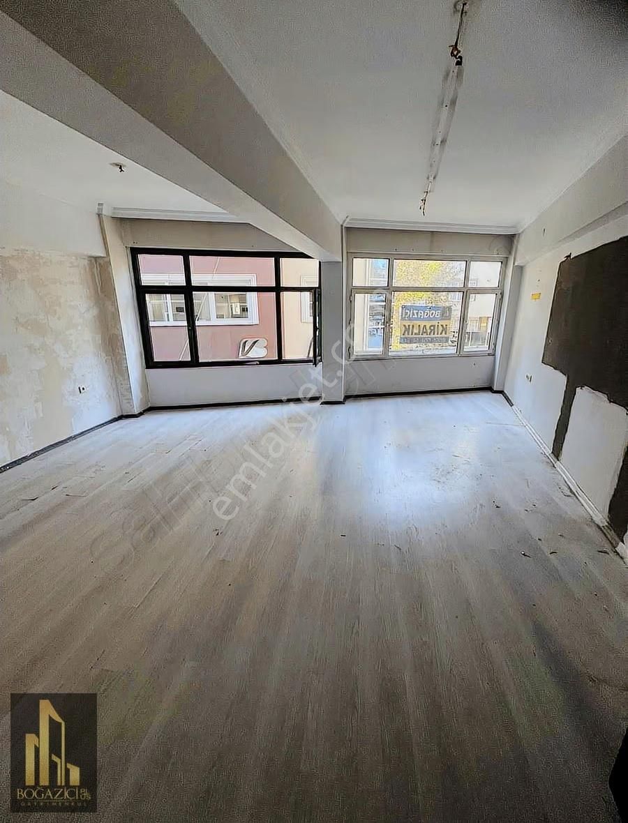 Hoca Süleyman Mahallesi Cadde Kenarında Kiralık Ofis