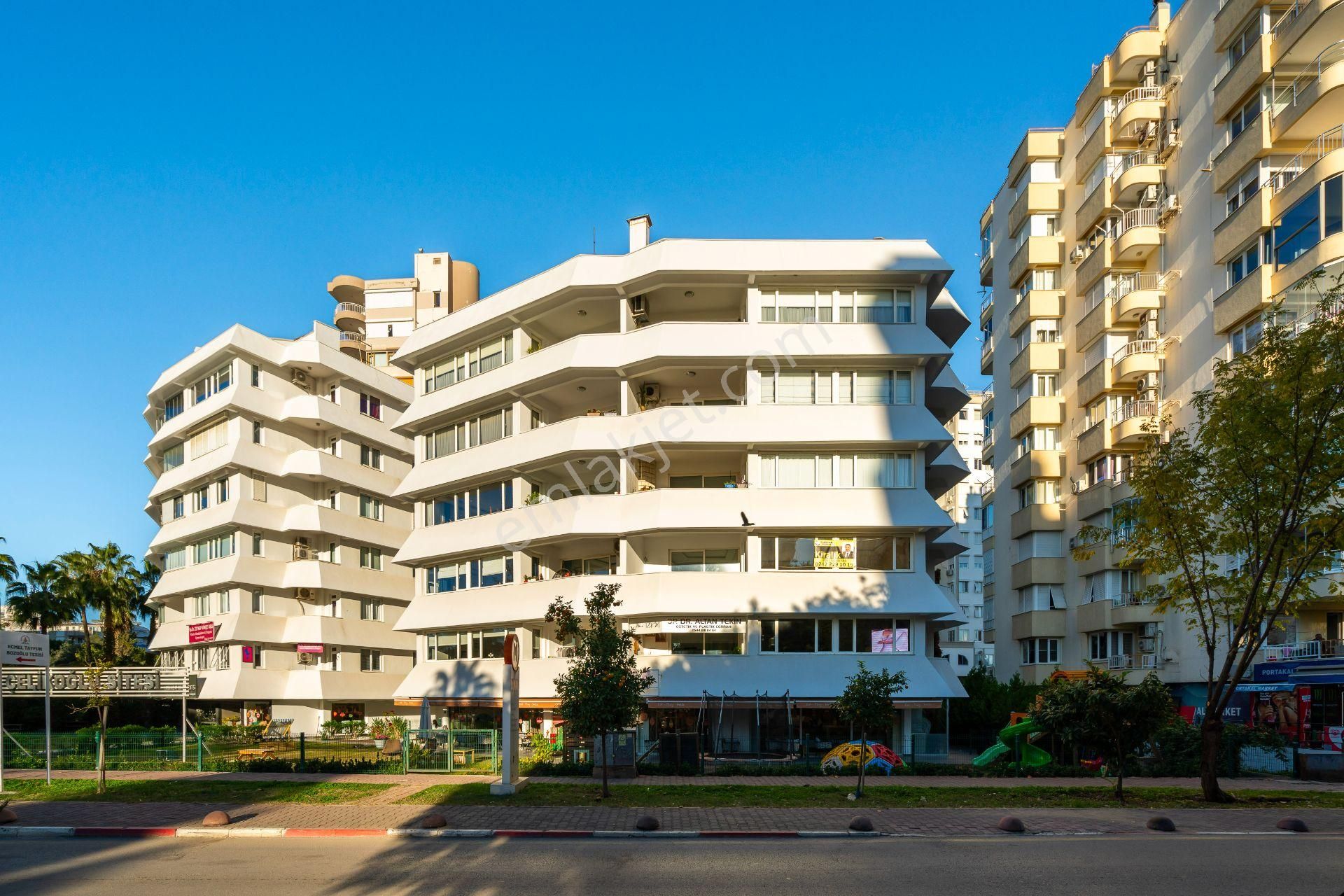 Antalya Lara Üst Düzey Konforlu Yaşam - Görsel 3