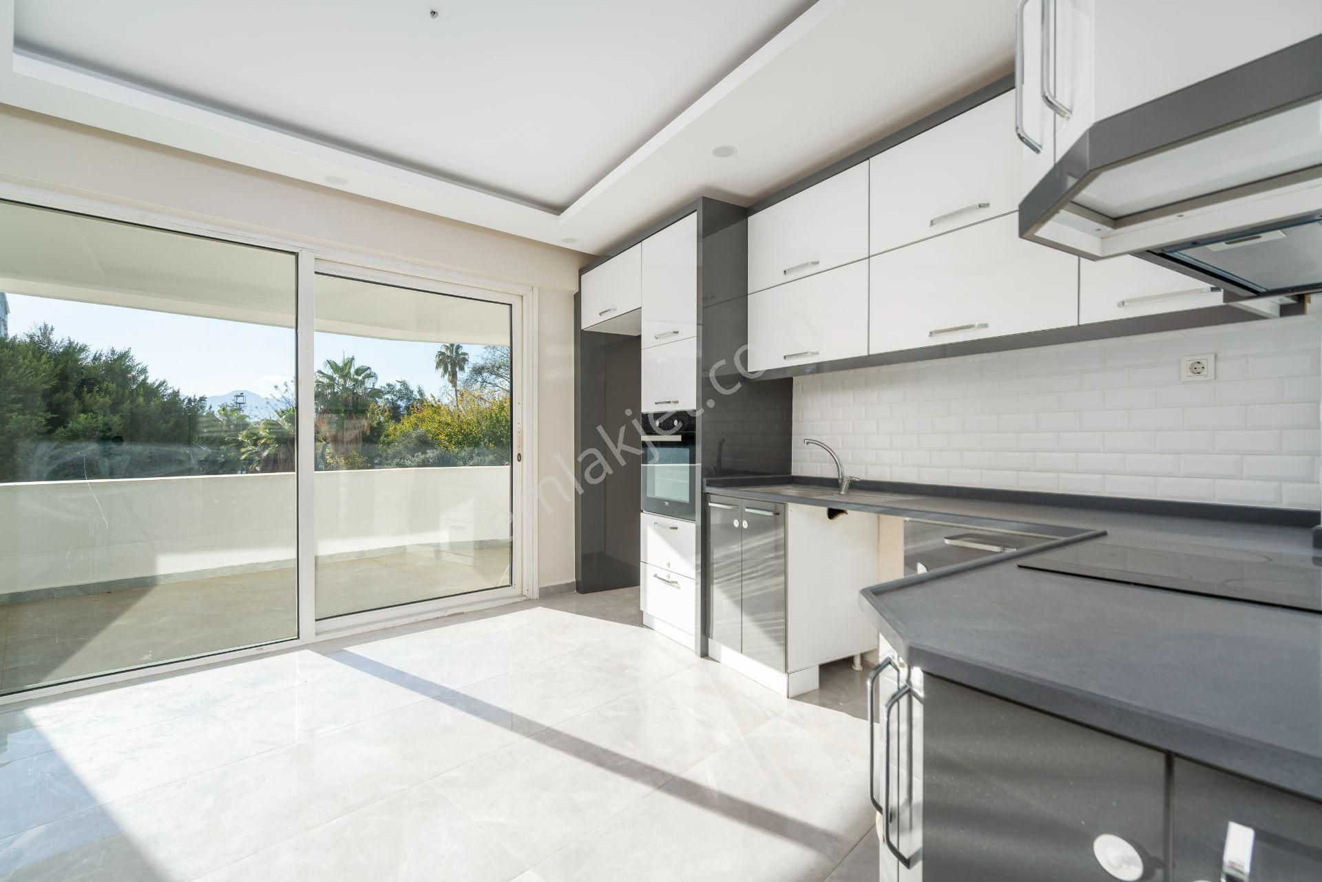 Antalya Lara Üst Düzey Konforlu Yaşam - Görsel 13