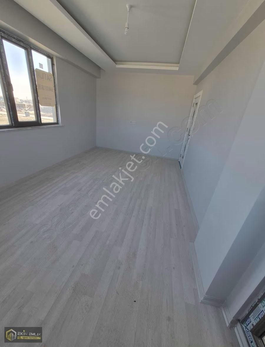 Meram Alakova Mahallesi Satılık 2+1 İskanlı 2. Kat Genış Daire - Görsel 15