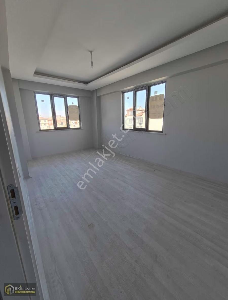 Meram Alakova Mahallesi Satılık 2+1 İskanlı 2. Kat Genış Daire - Görsel 16