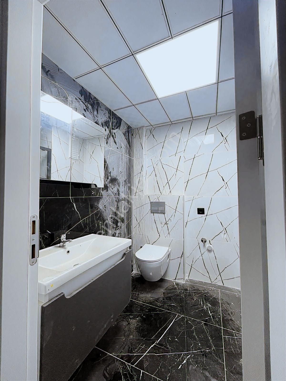 Körfezde Sahile Yürüme Mesafesinde Satılık Geniş Lüks 1+1 - Görsel 6