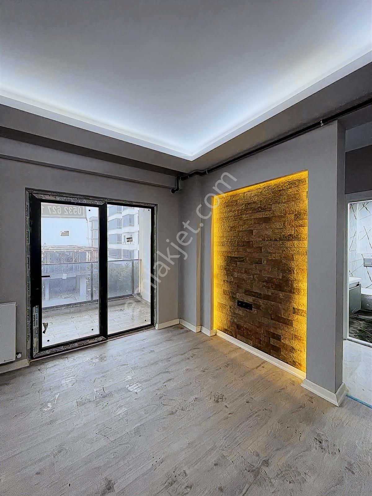 Körfezde Sahile Yürüme Mesafesinde Satılık Geniş Lüks 1+1 - Görsel 3