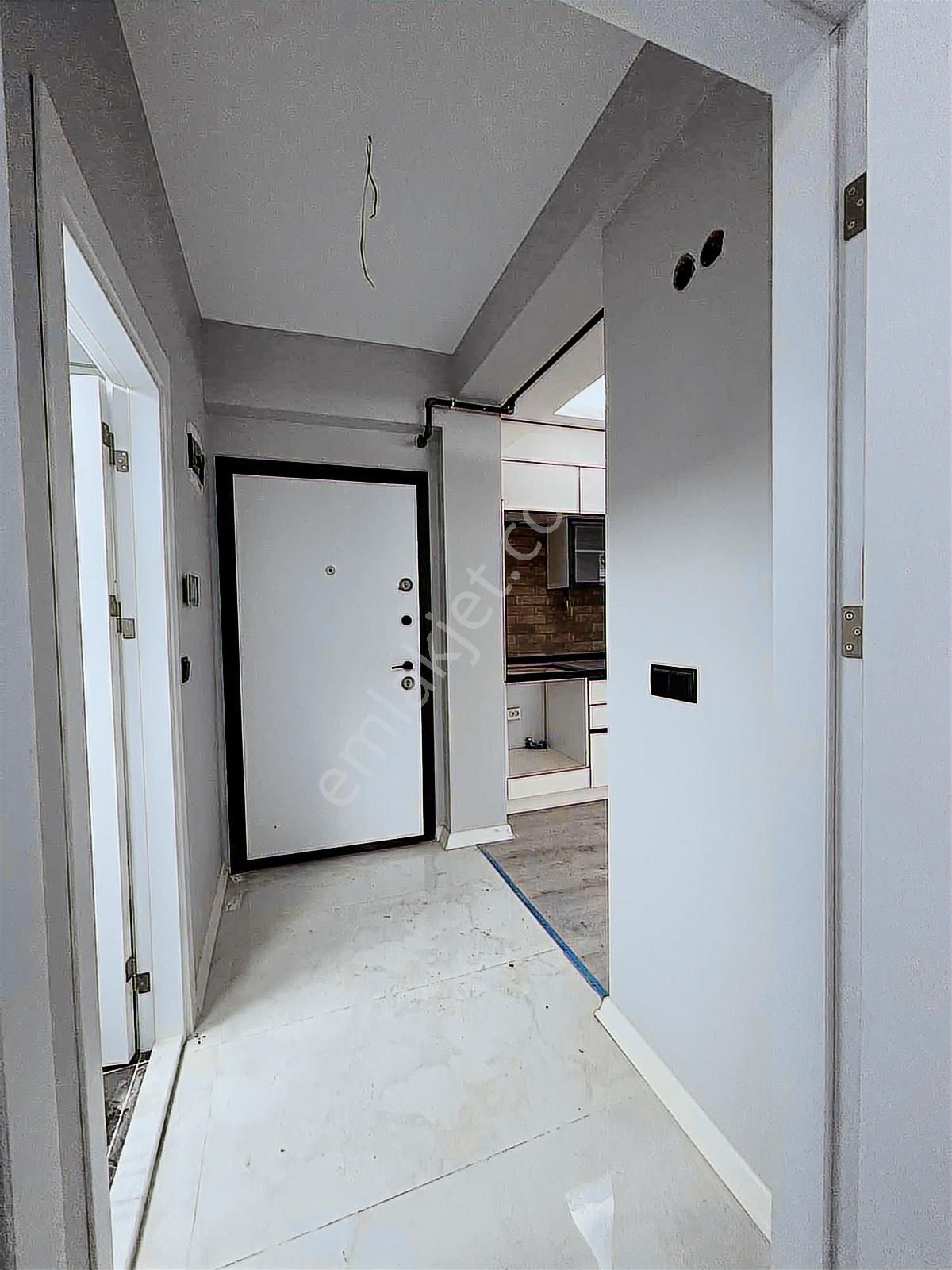 Körfezde Sahile Yürüme Mesafesinde Satılık Geniş Lüks 1+1 - Görsel 4