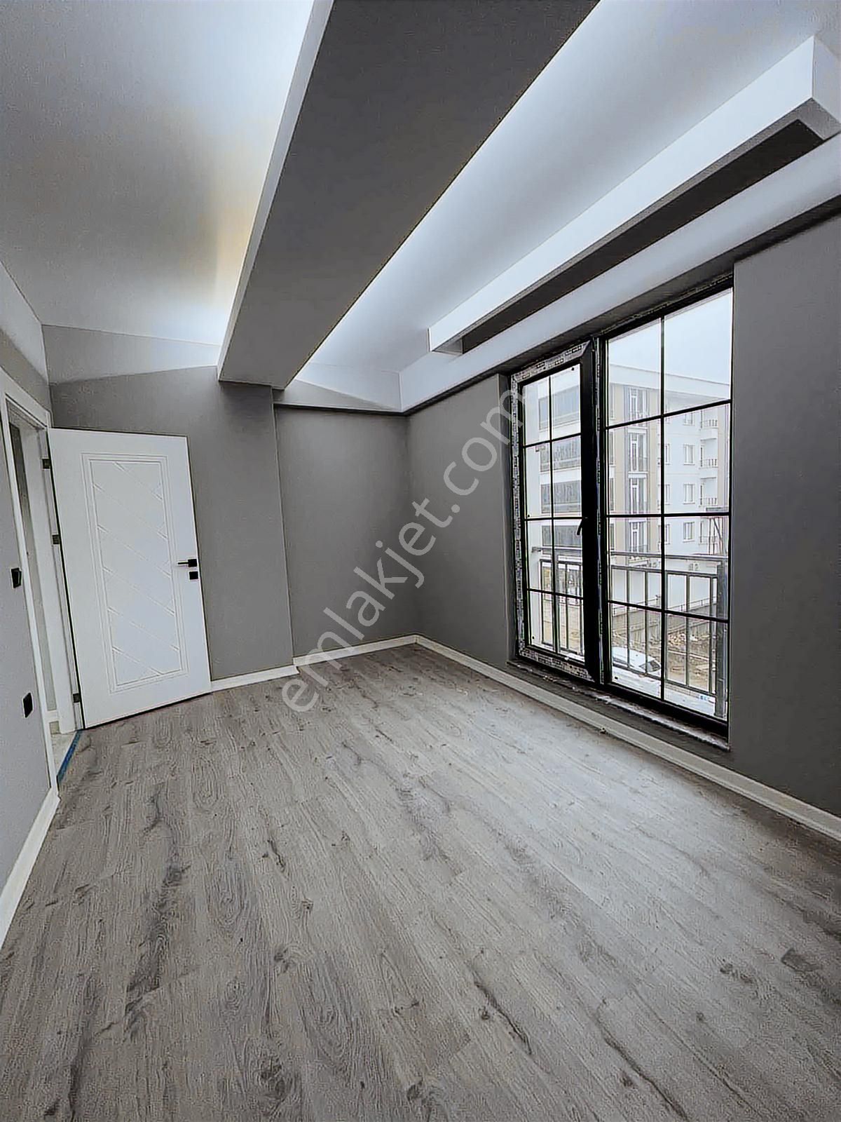 Körfezde Sahile Yürüme Mesafesinde Satılık Geniş Lüks 1+1 - Görsel 8