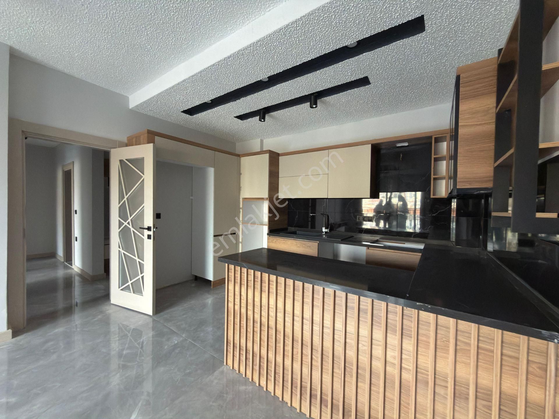 Şok Fiyat ! Kuşadasında Satılık Merkezı Konum-7/24 Güvenlik-havuz-bahçe-kombi-lüx-fırsat Daireler - Görsel 20