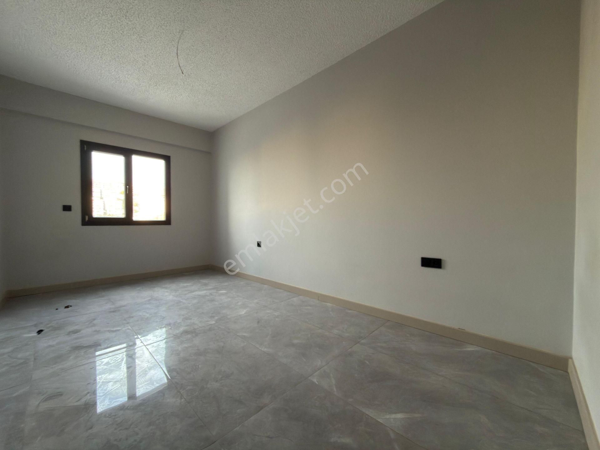 Şok Fiyat ! Kuşadasında Satılık Merkezı Konum-7/24 Güvenlik-havuz-bahçe-kombi-lüx-fırsat Daireler - Görsel 26