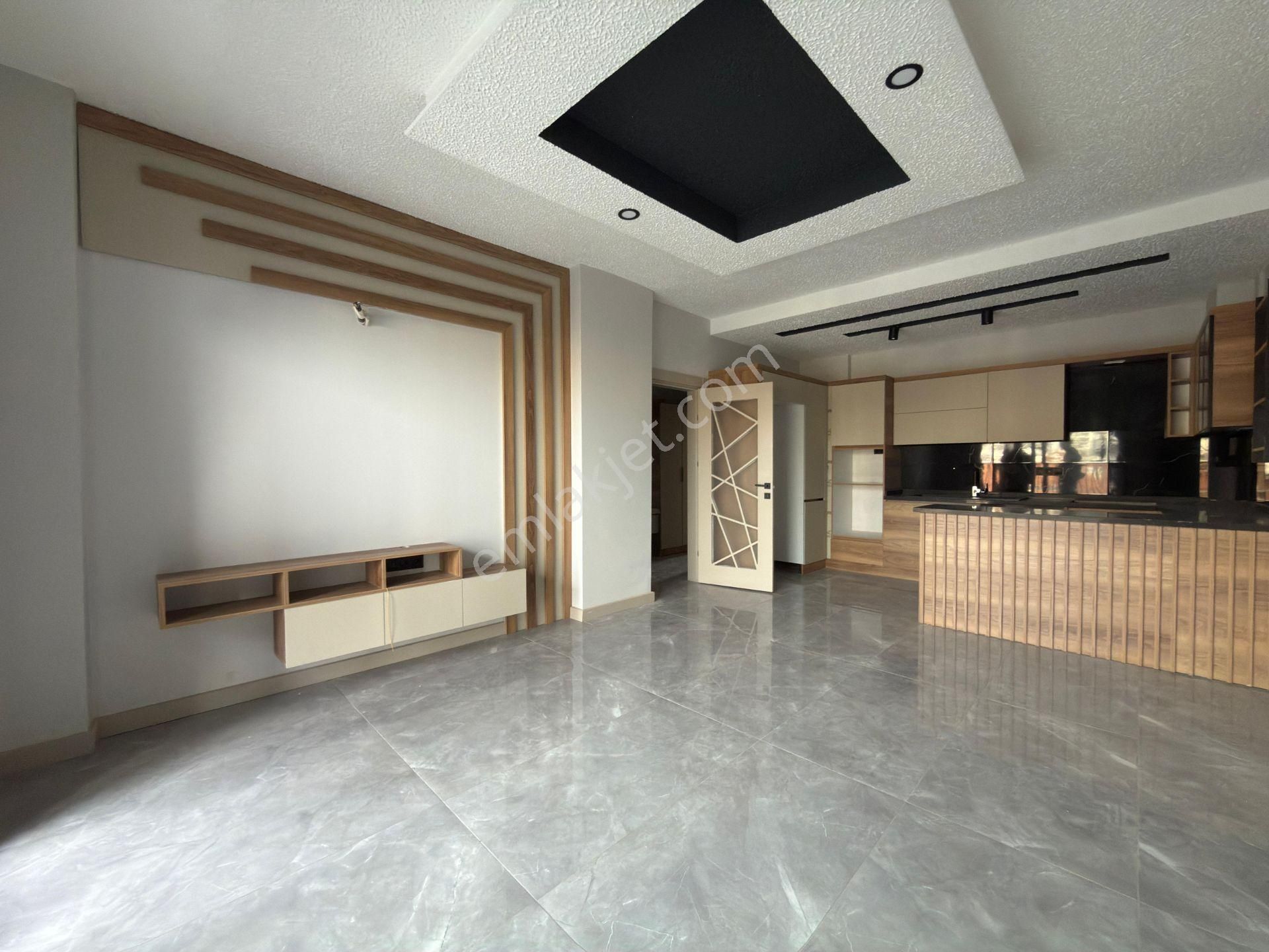 Şok Fiyat ! Kuşadasında Satılık Merkezı Konum-7/24 Güvenlik-havuz-bahçe-kombi-lüx-fırsat Daireler - Görsel 19