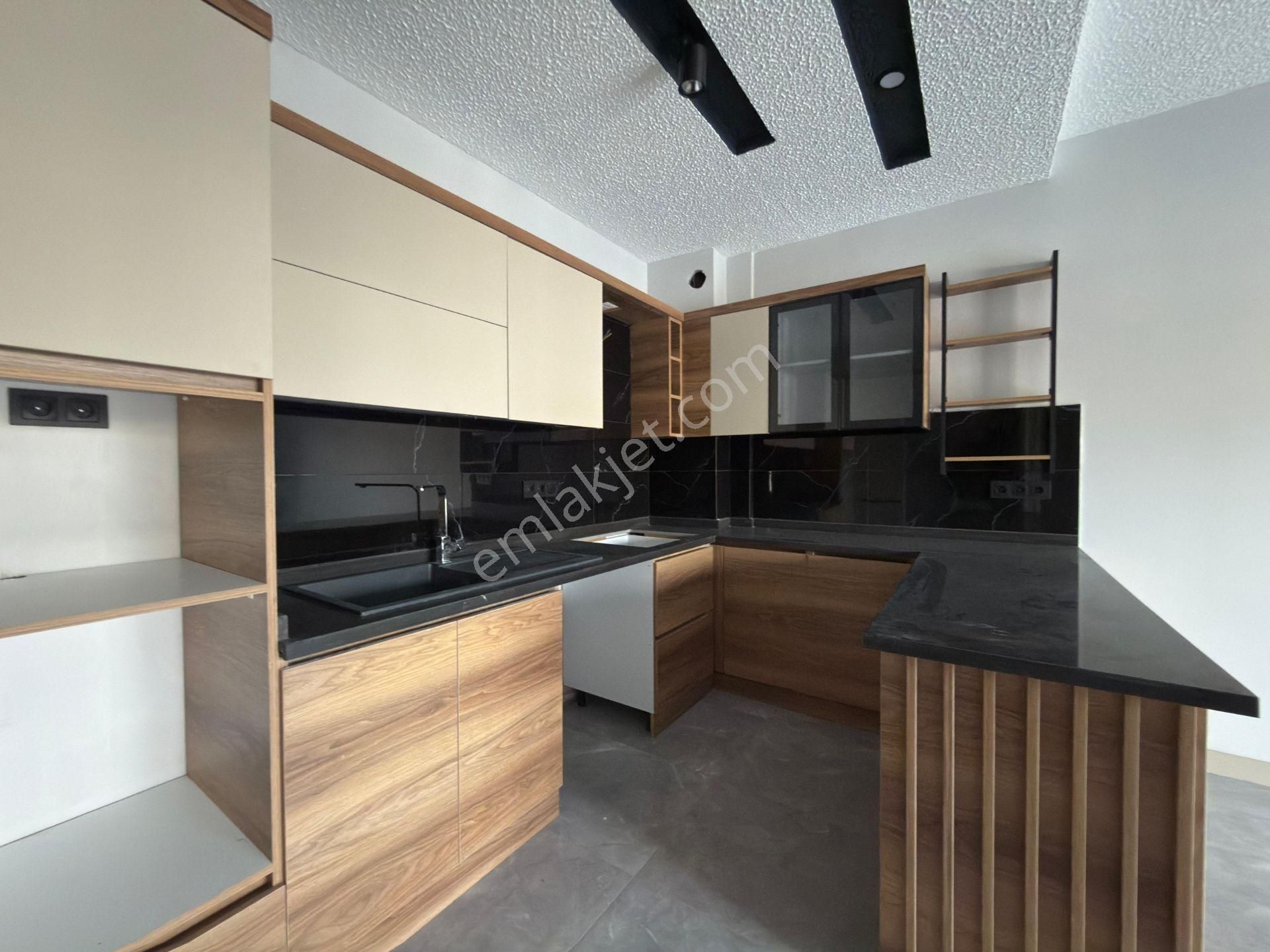 Şok Fiyat ! Kuşadasında Satılık Merkezı Konum-7/24 Güvenlik-havuz-bahçe-kombi-lüx-fırsat Daireler - Görsel 23