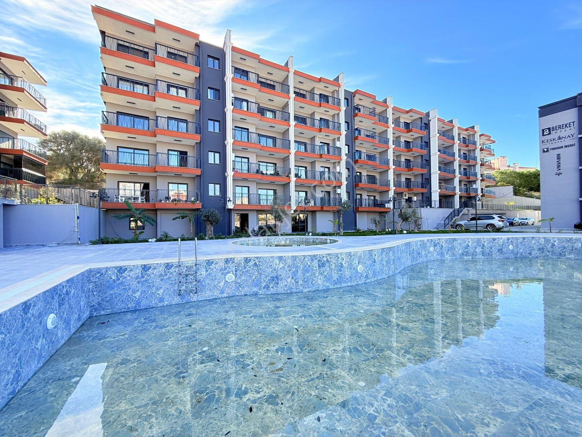 Şok Fiyat ! Kuşadasında Satılık Merkezı Konum-7/24 Güvenlik-havuz-bahçe-kombi-lüx-fırsat Daireler - Görsel 6