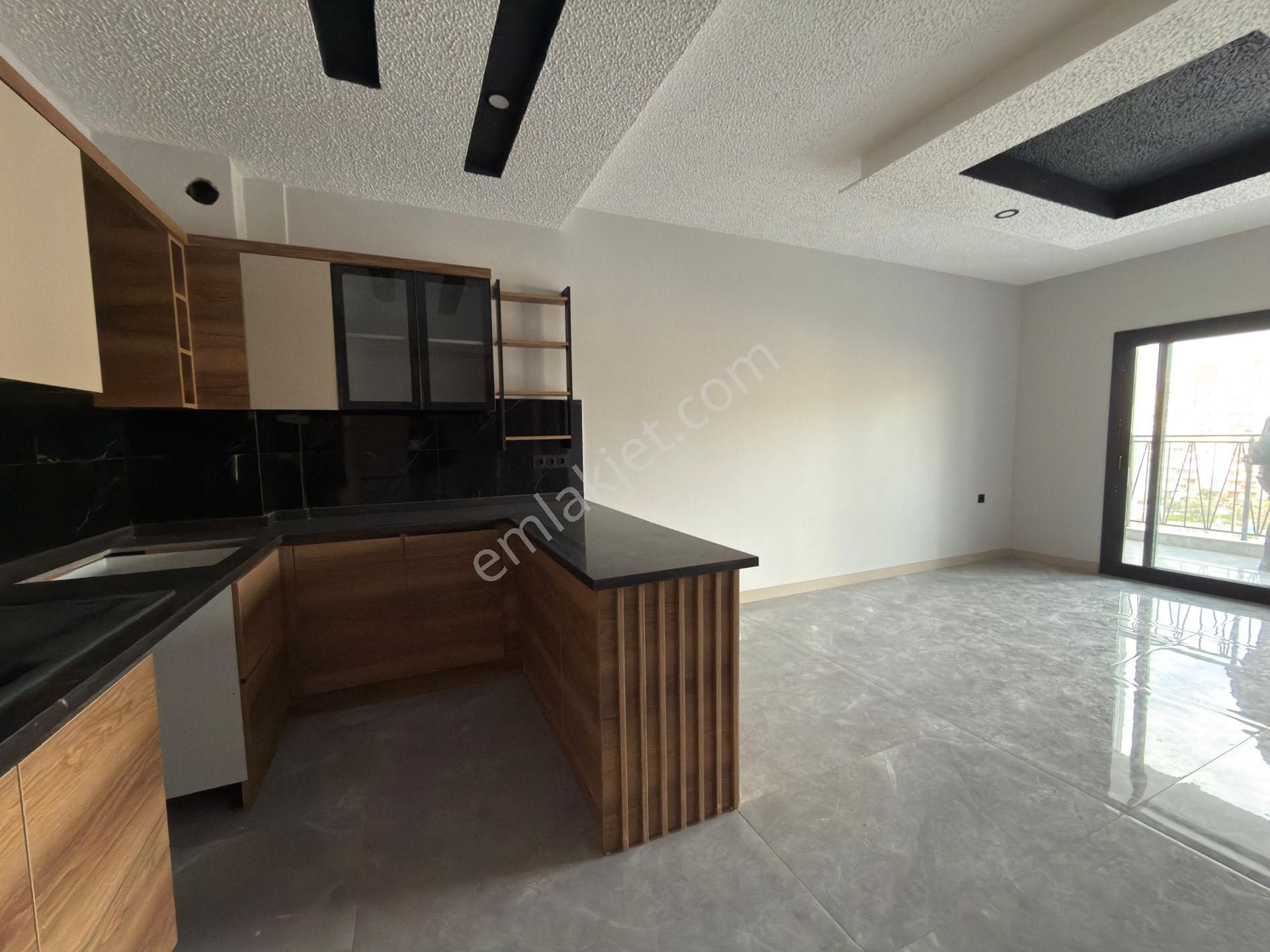 Şok Fiyat ! Kuşadasında Satılık Merkezı Konum-7/24 Güvenlik-havuz-bahçe-kombi-lüx-fırsat Daireler - Görsel 22