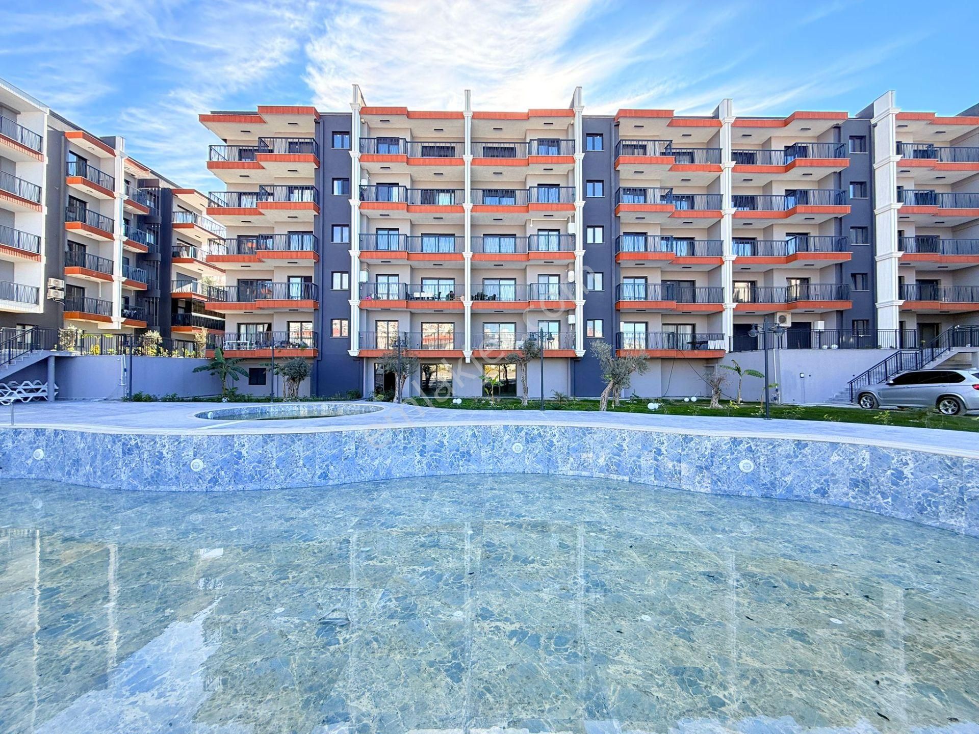 Şok Fiyat ! Kuşadasında Satılık Merkezı Konum-7/24 Güvenlik-havuz-bahçe-kombi-lüx-fırsat Daireler - Görsel 3