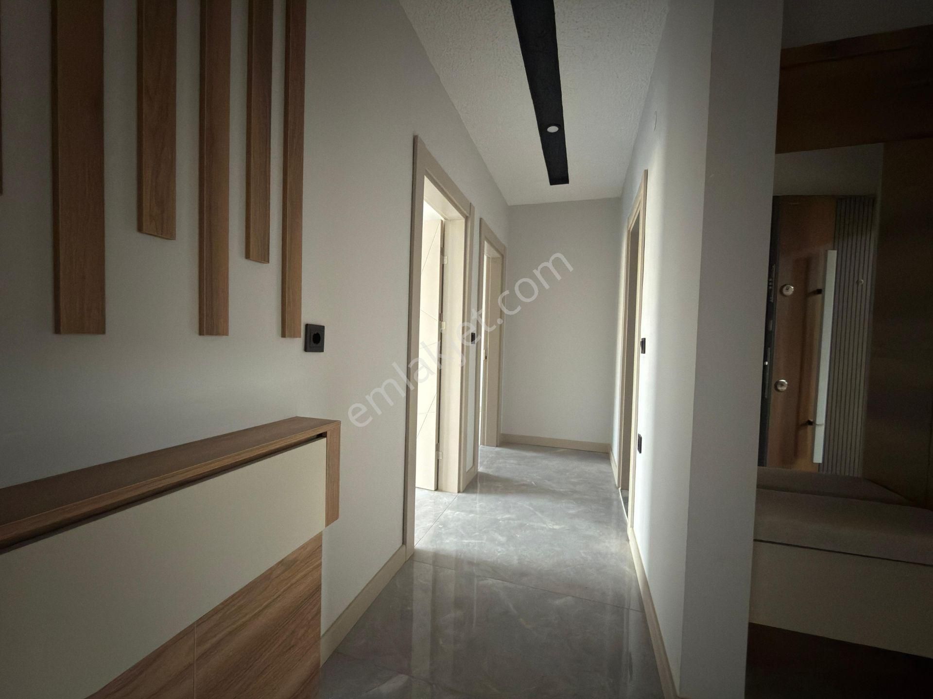 Şok Fiyat ! Kuşadasında Satılık Merkezı Konum-7/24 Güvenlik-havuz-bahçe-kombi-lüx-fırsat Daireler - Görsel 28