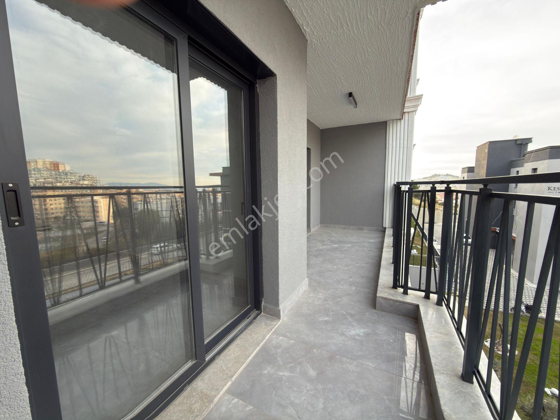 Şok Fiyat ! Kuşadasında Satılık Merkezı Konum-7/24 Güvenlik-havuz-bahçe-kombi-lüx-fırsat Daireler - Görsel 34