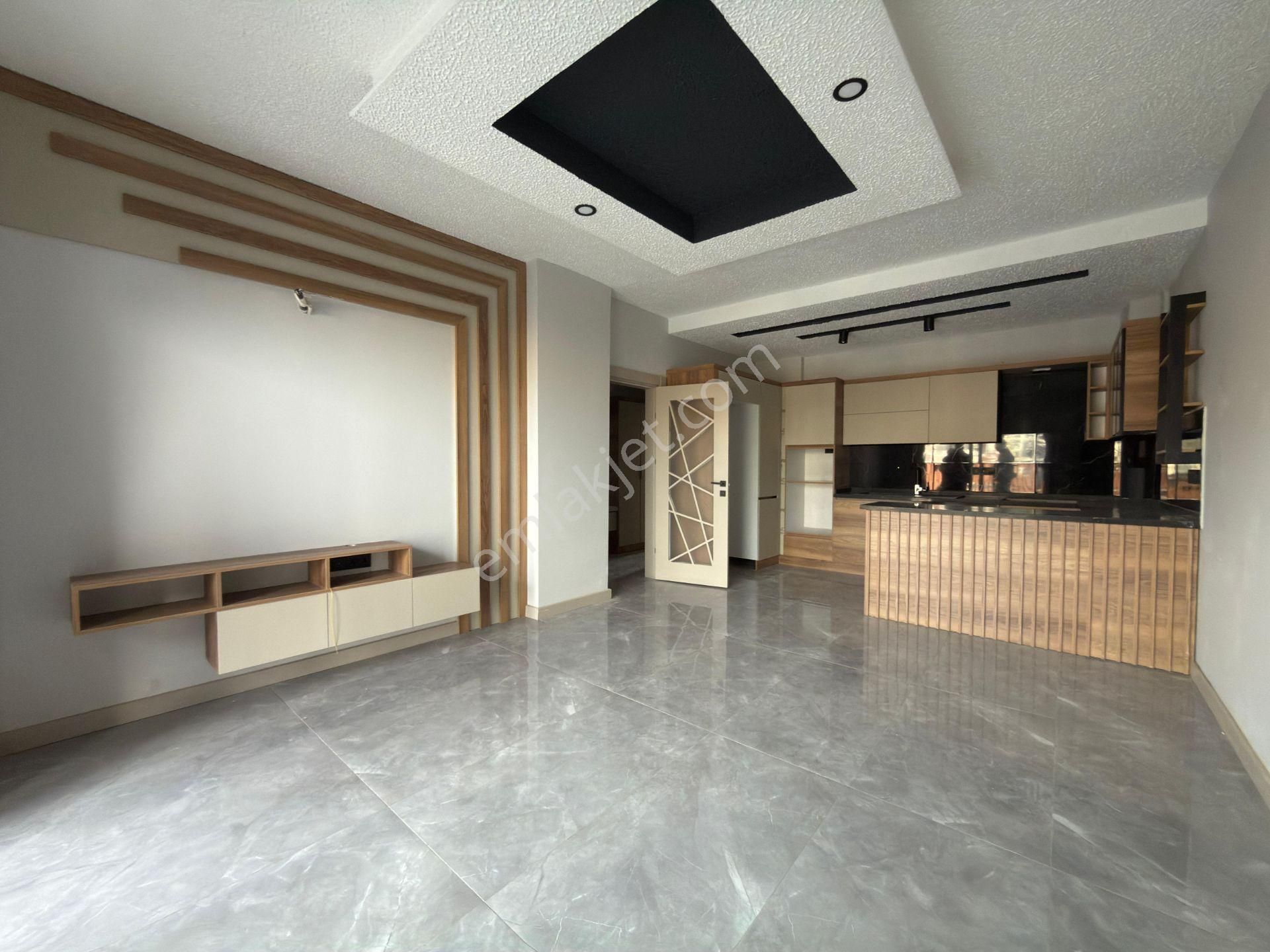 Şok Fiyat ! Kuşadasında Satılık Merkezı Konum-7/24 Güvenlik-havuz-bahçe-kombi-lüx-fırsat Daireler - Görsel 16