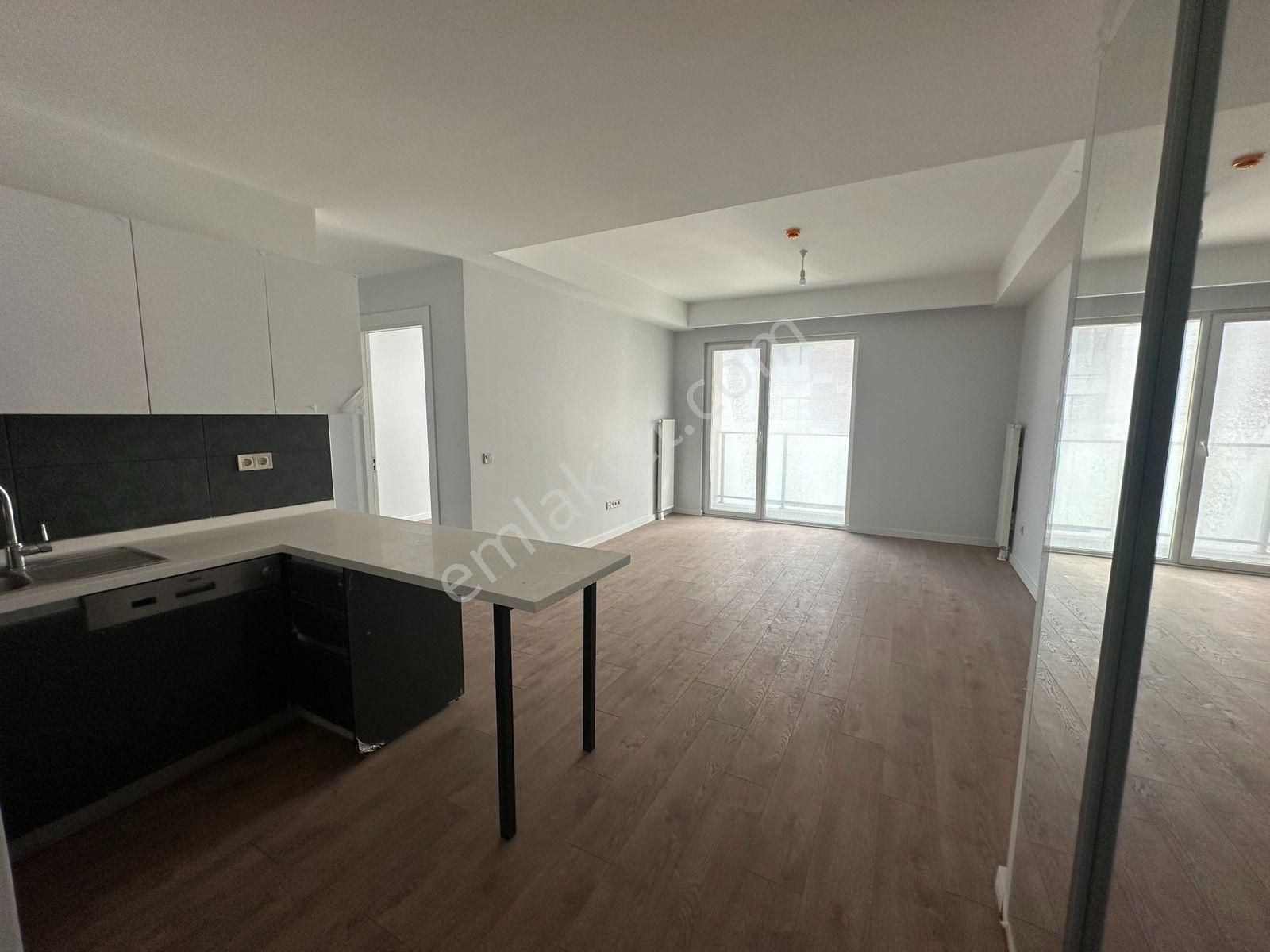 Kadıköy Yeni Fikirtepe Torkam Konutlarında Kiralık 2+1 Daire