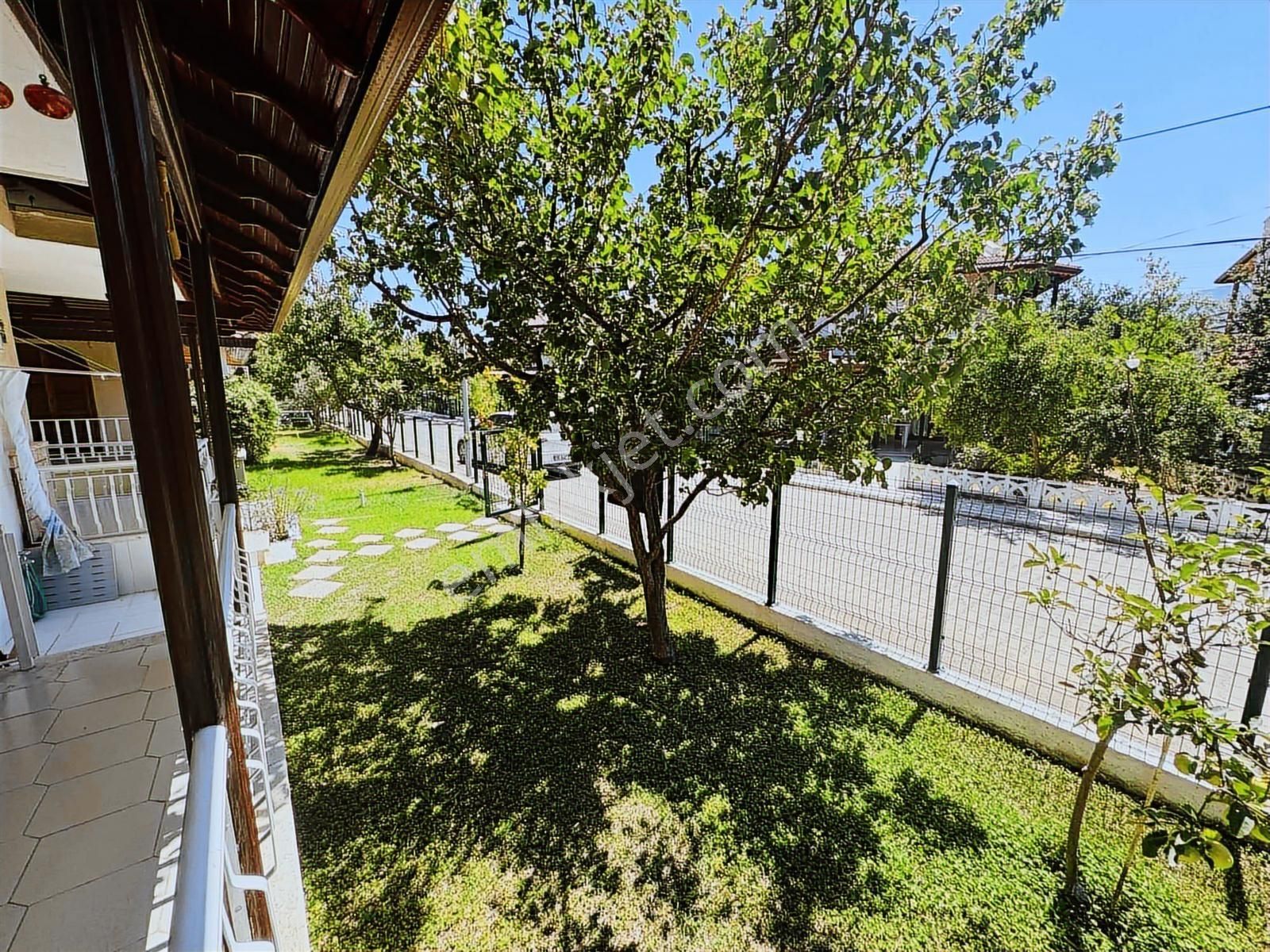 Kuşadası Davutlar'da Denize 80 Mt Mesafede 4+1 Yazlık - Görsel 17