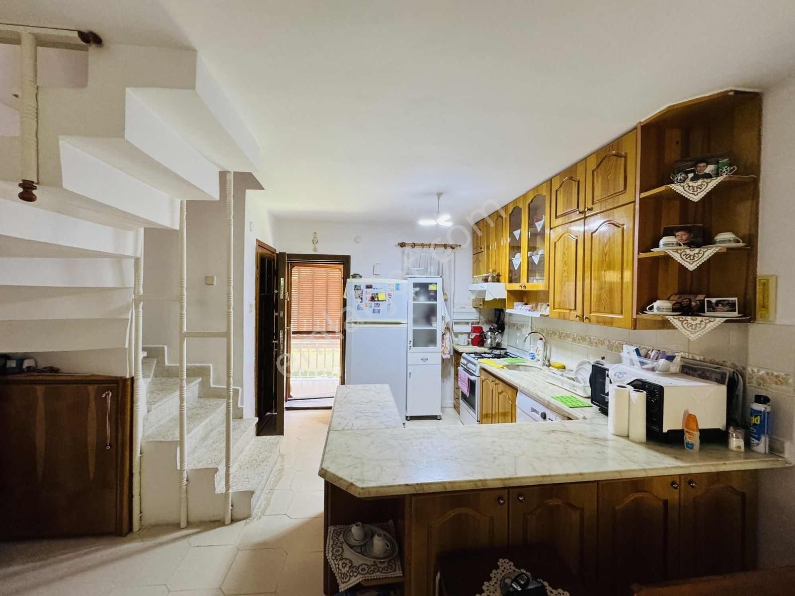 Kuşadası Davutlar'da Denize 80 Mt Mesafede 4+1 Yazlık - Görsel 2