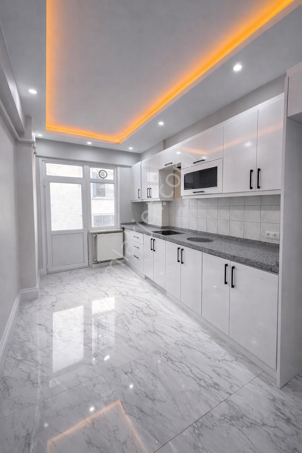 Acil Metrobüse Liseye Yakın Cadde Üzeri 145m2 3+1 Satılık Daire - Görsel 4