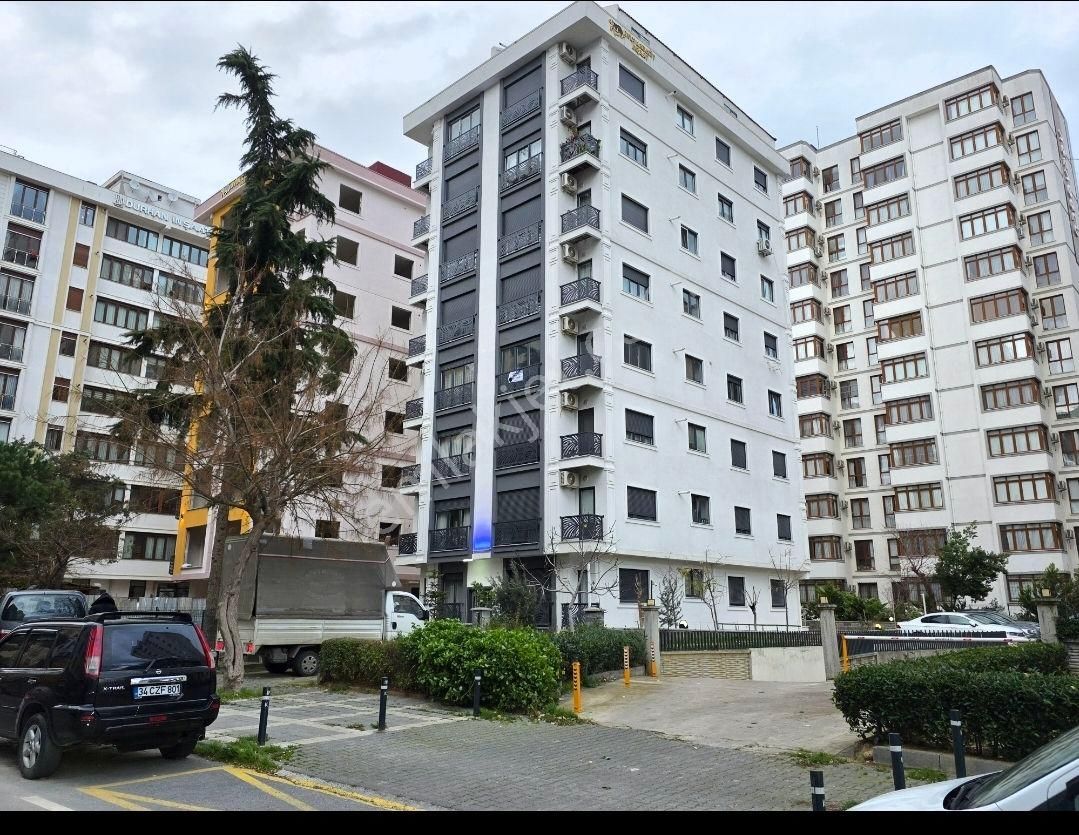 Bostancı Gösteri Merkezi'nin Yanı Başında Yeni Geniş 2+1 Kiralık Daire