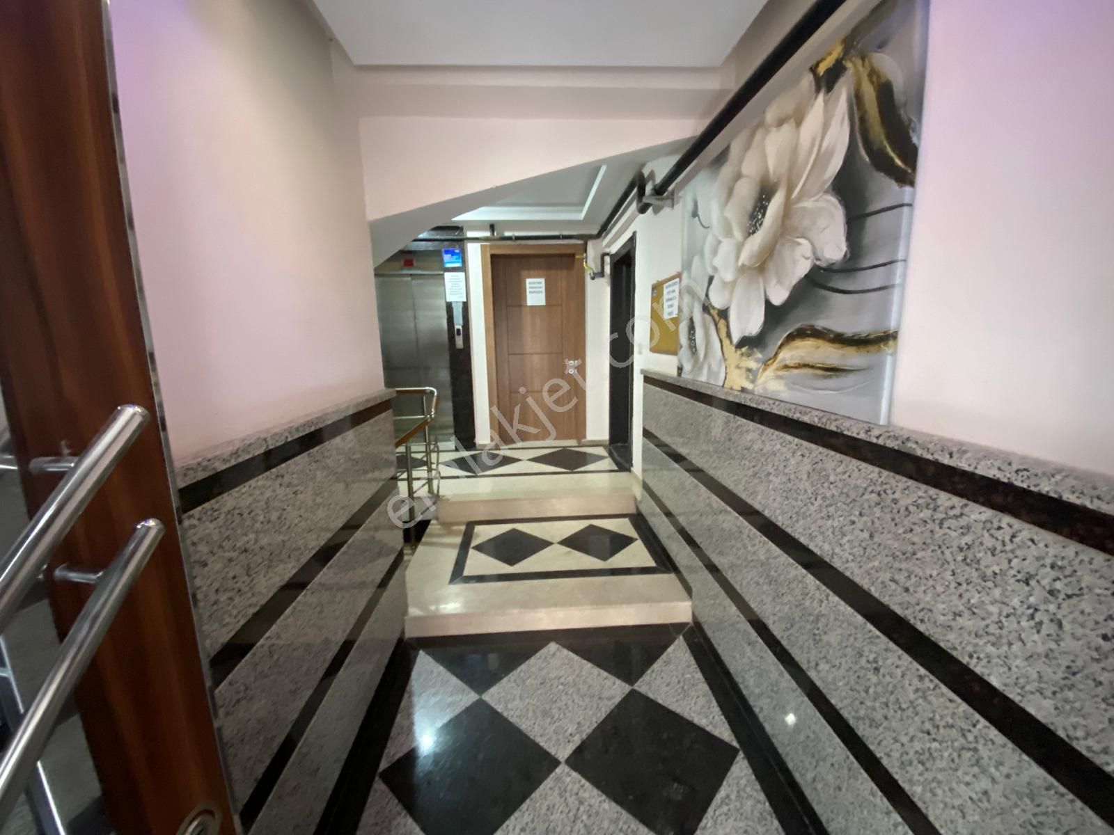 Buca Yenigün Mah Kolej Karşısı Ara Kat Köşe Çift Banyo Asansörlü - Görsel 24