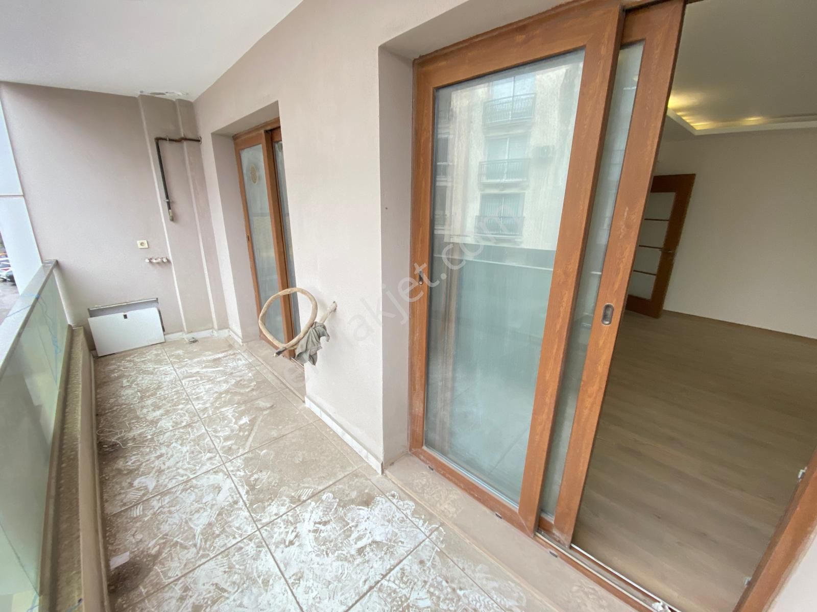 Buca Yenigün Mah Kolej Karşısı Ara Kat Köşe Çift Banyo Asansörlü - Görsel 17