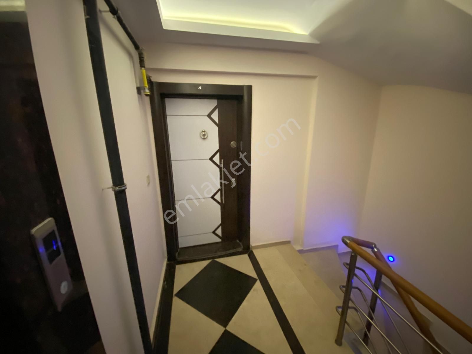 Buca Yenigün Mah Kolej Karşısı Ara Kat Köşe Çift Banyo Asansörlü - Görsel 23